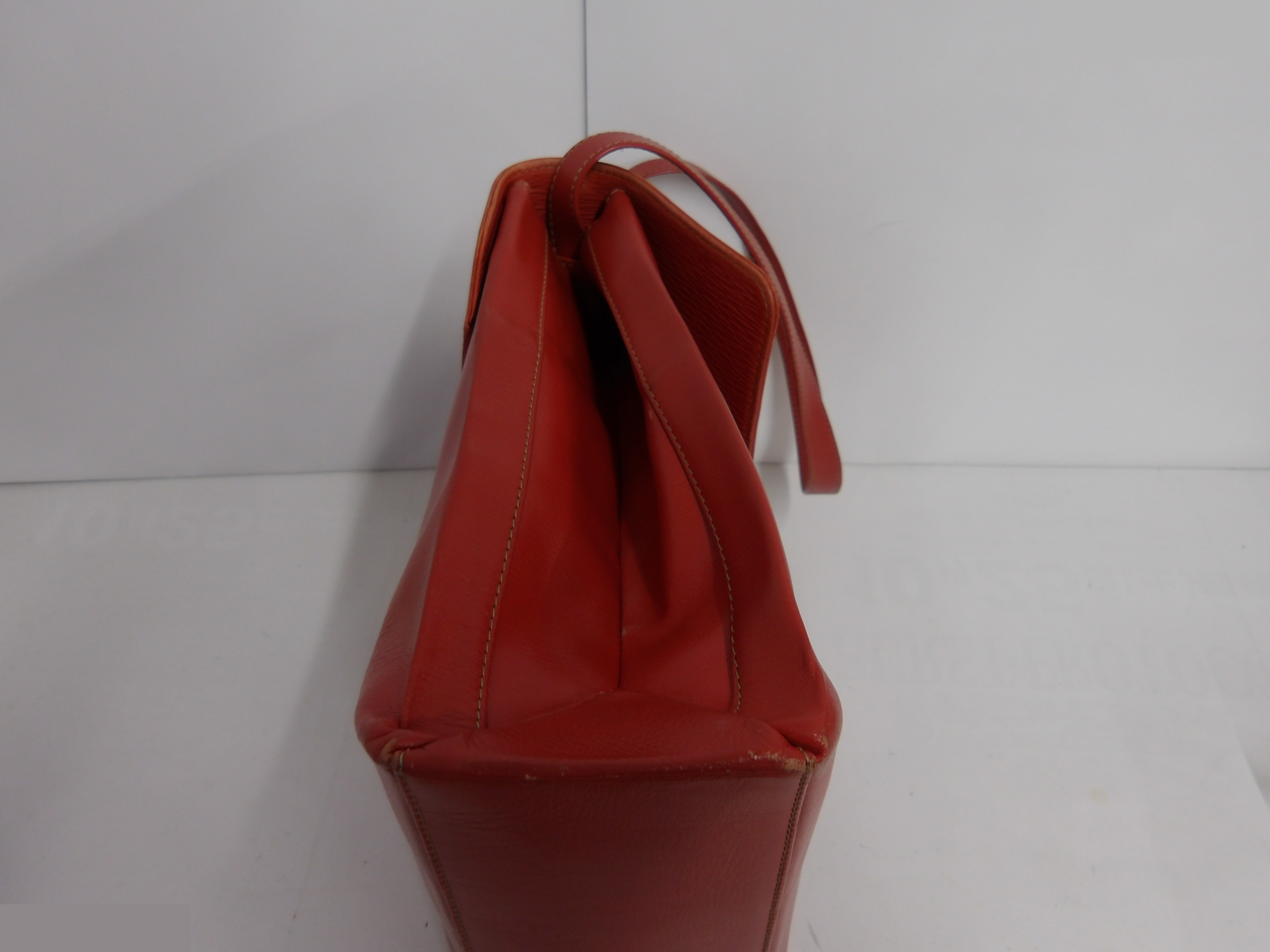 Velázquez handbag with strap, 2-way bag, twist design. — view 10