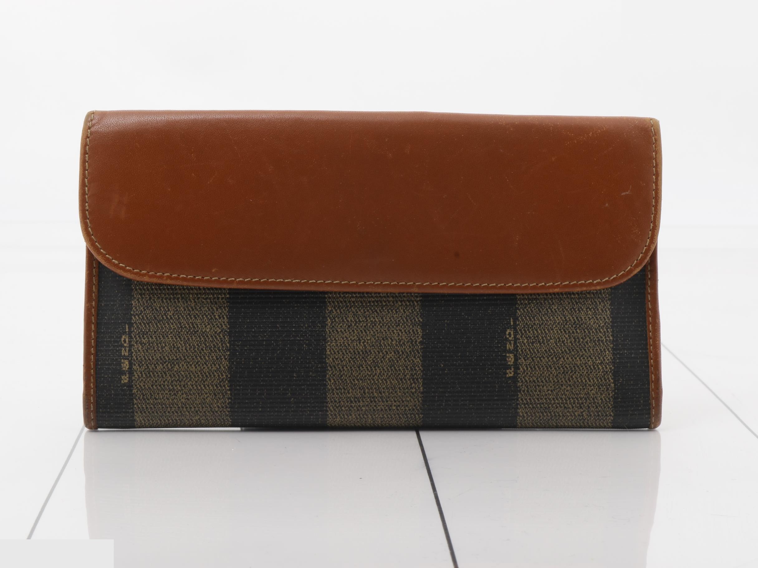 long wallet — view 2