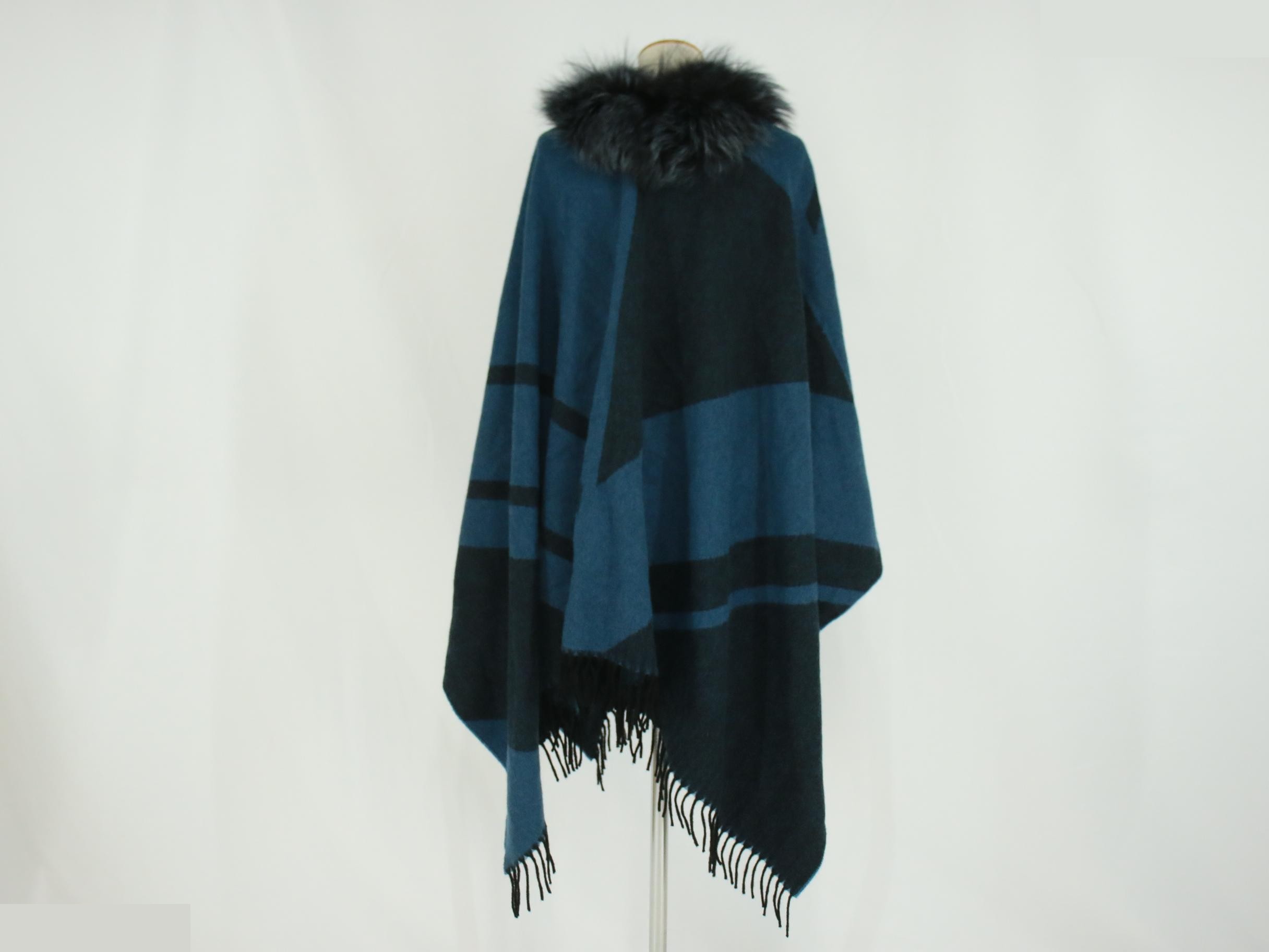 Other lines: accessories, small items, and shawls — view 3