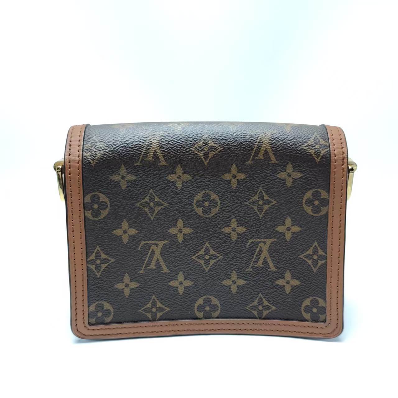 【*Shipped from: China*】LOUIS VUITTON Dauphine PU Shoulder Bag — view 3