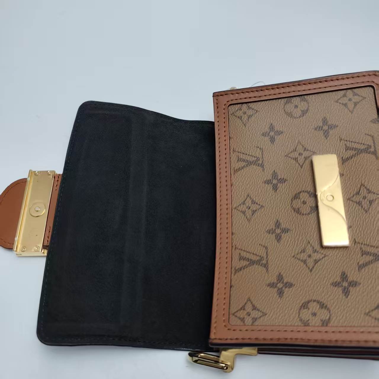 【*Shipped from: China*】LOUIS VUITTON Dauphine PU Shoulder Bag — view 8