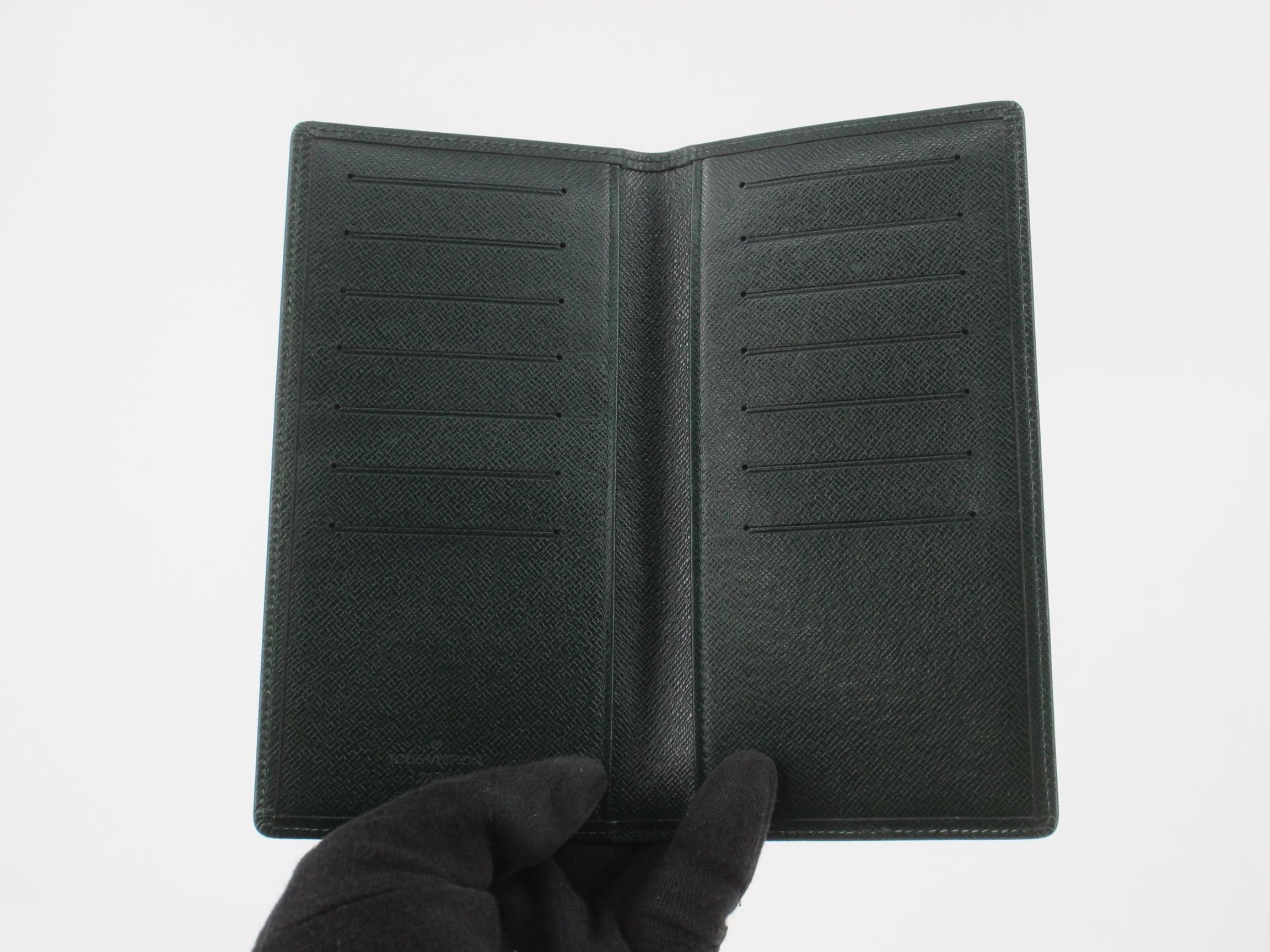 wallet — view 4