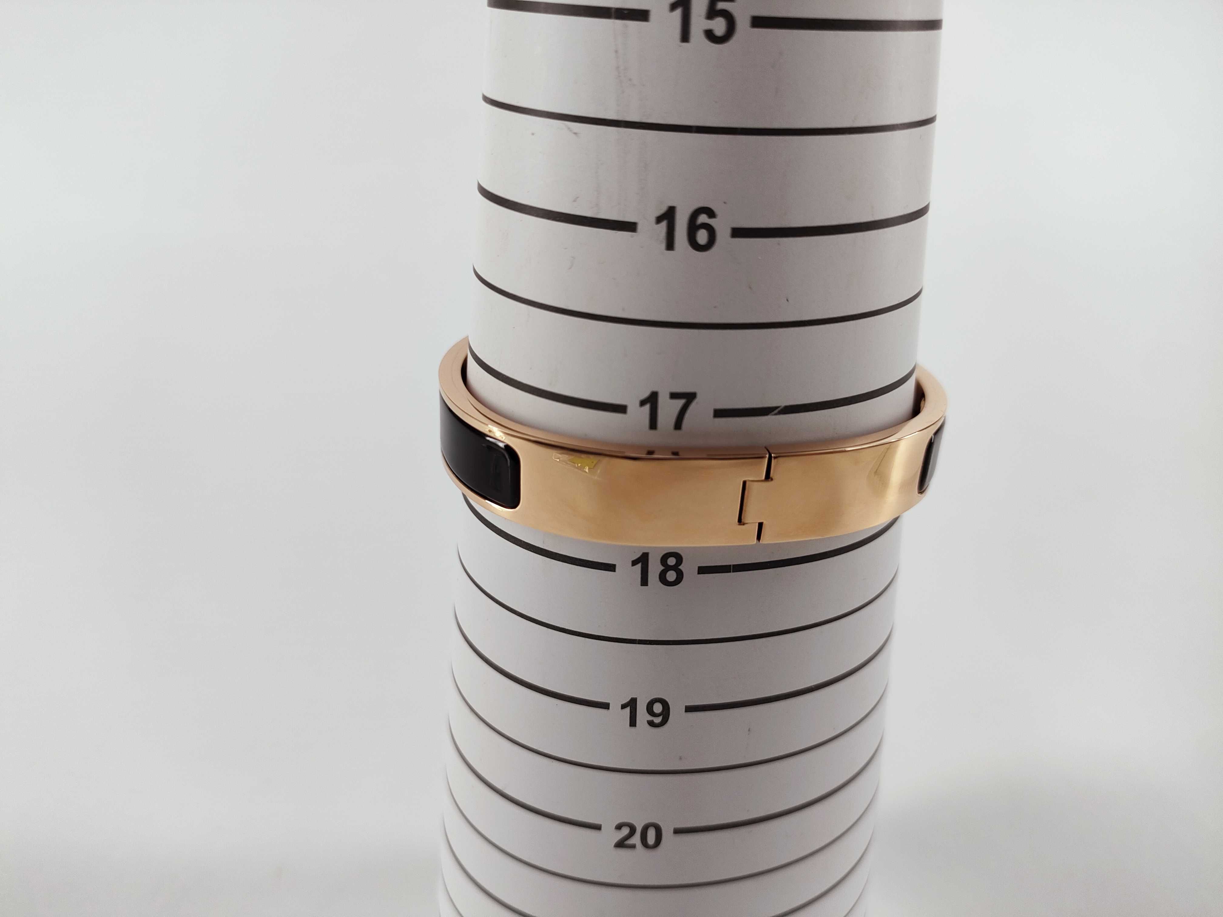 Click H Bangle Black*Gold Bracelet/Bangle — view 11
