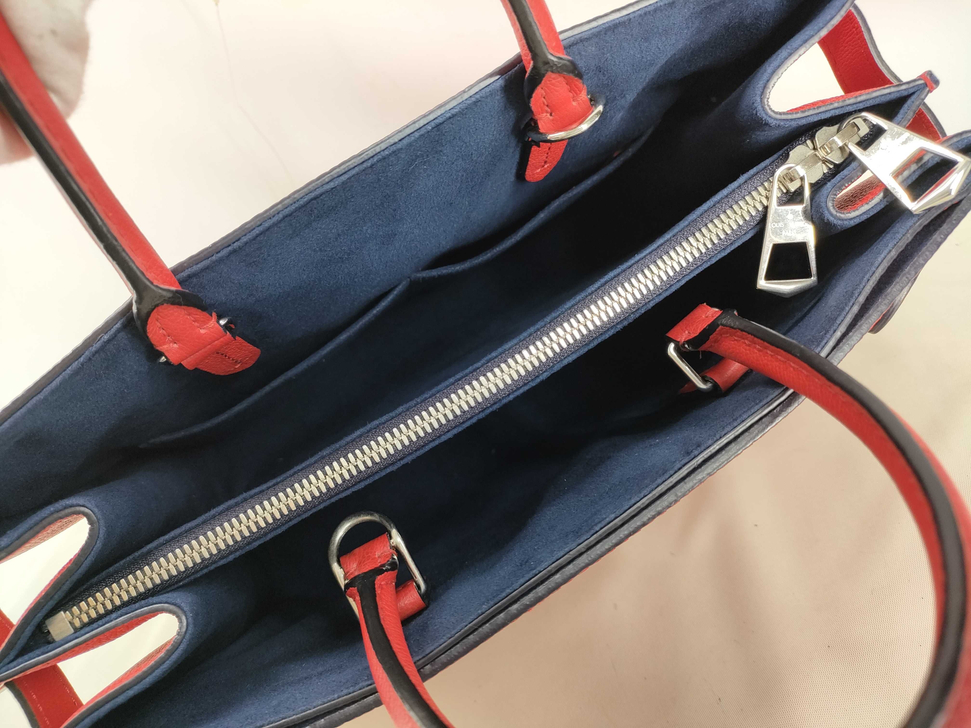 Epi LV Epi Twist Tote Coquelicot 2-Way Shoulder Handbag — view 7
