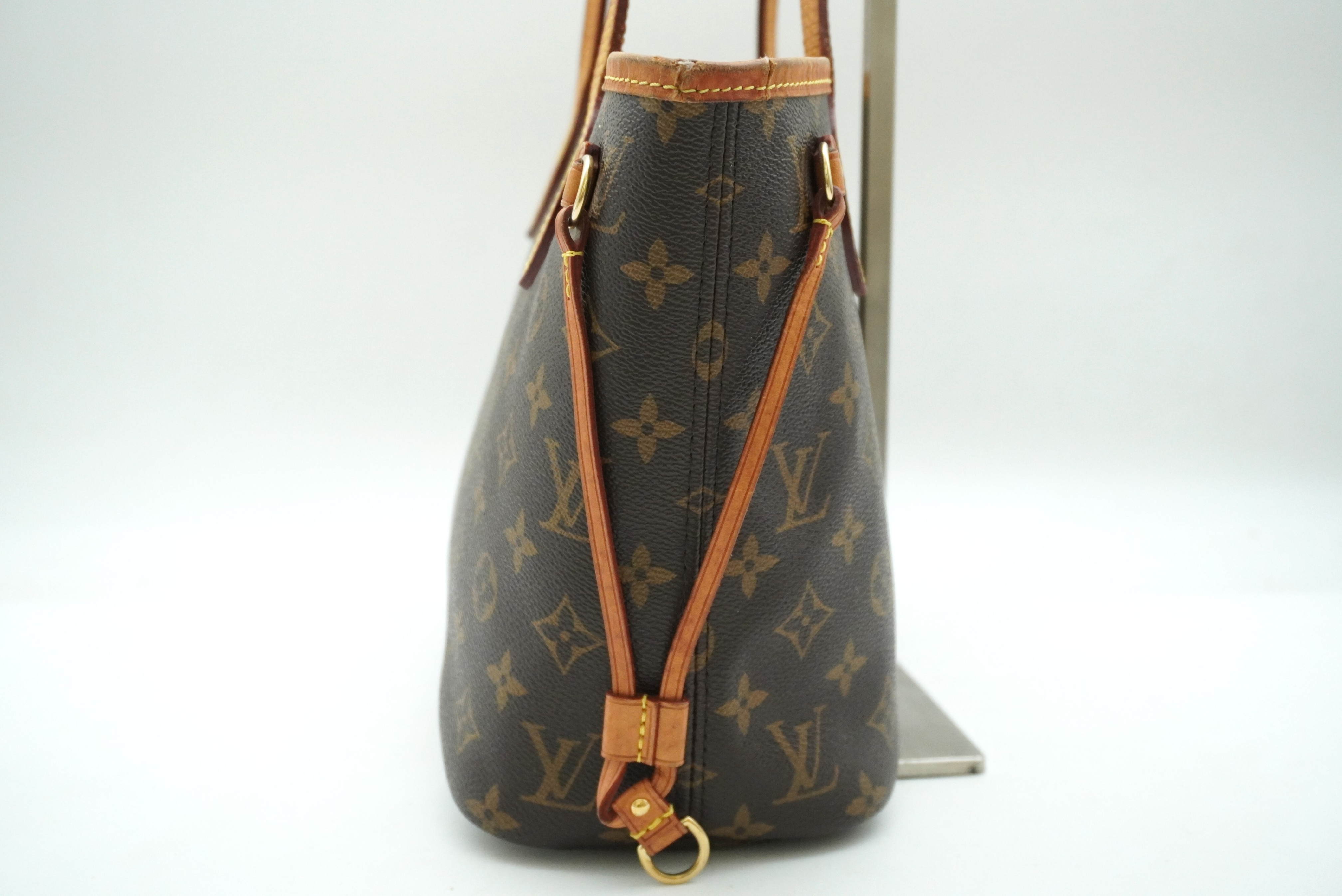 Monogram Neverfull PM M41245 Tote Bag with Pouch — view 3