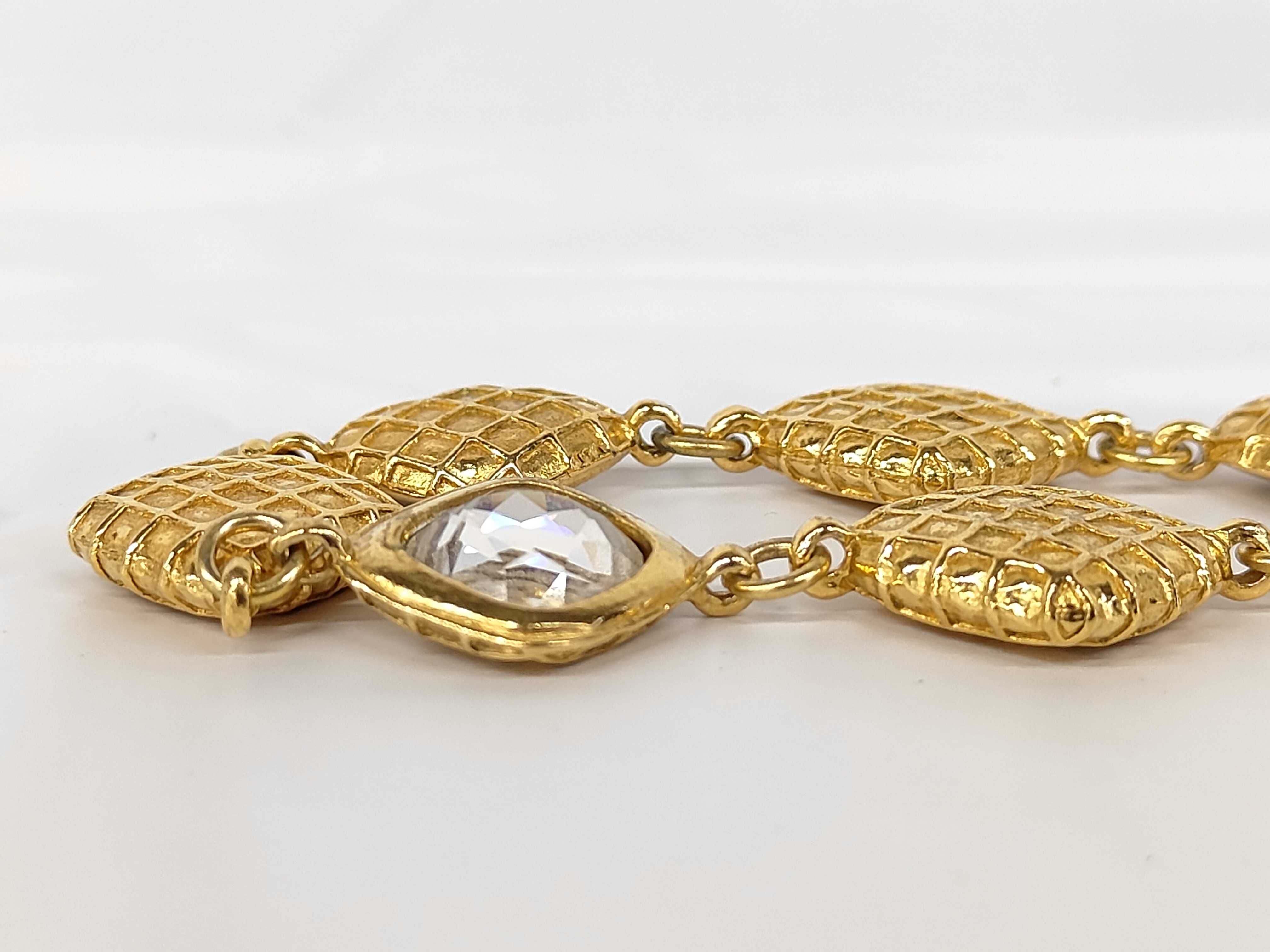 necklace — view 3