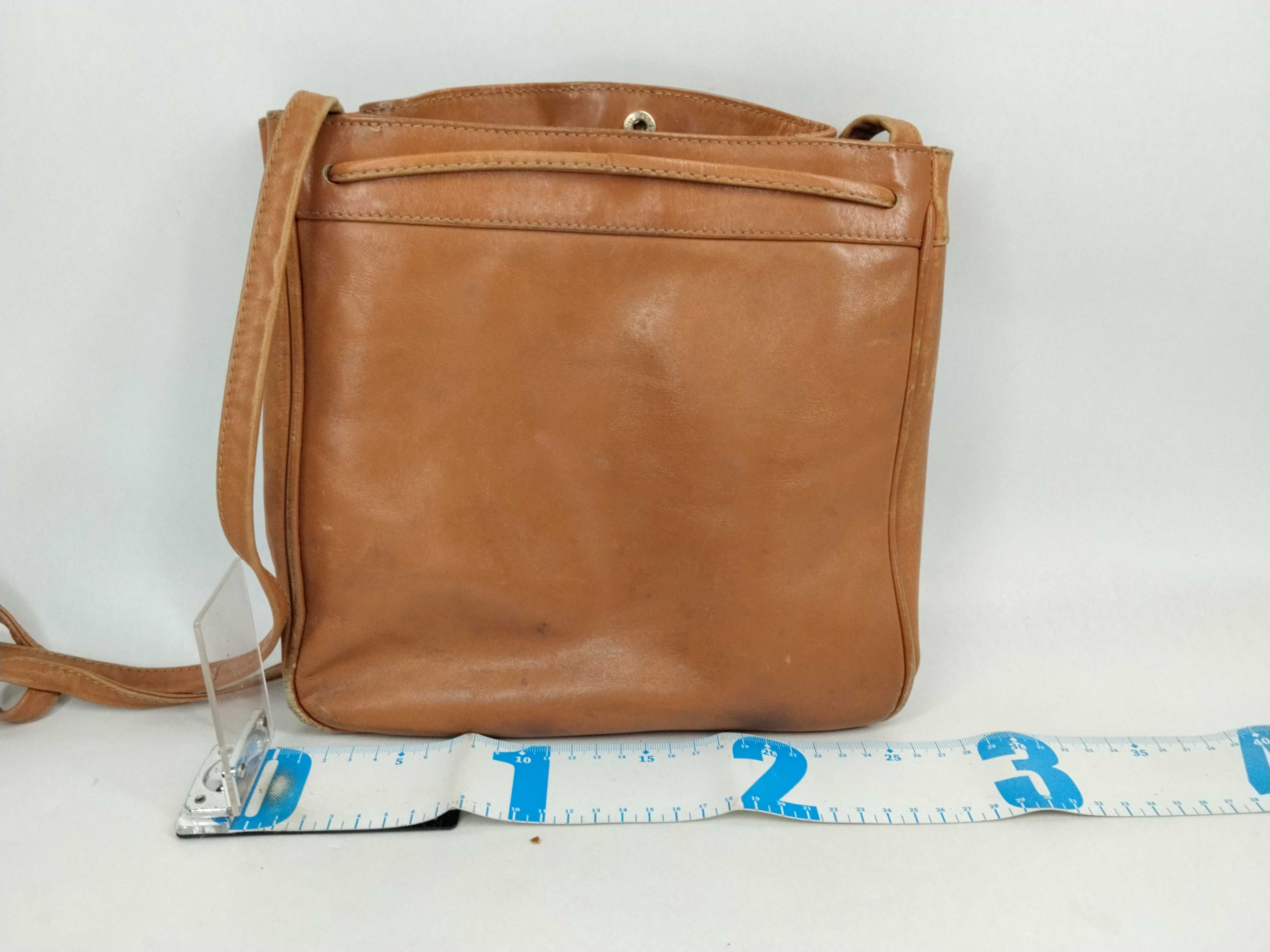 shoulder bag with detached inner tag — view 2
