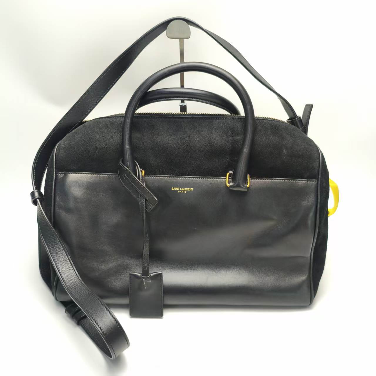 【*Shipped from: China*】Yves Saint Laurent Classic Duffle Leather Shoulder Bag — view 2