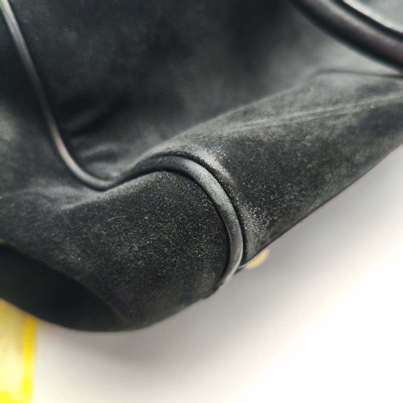 【*Shipped from: China*】Yves Saint Laurent Classic Duffle Leather Shoulder Bag — view 12