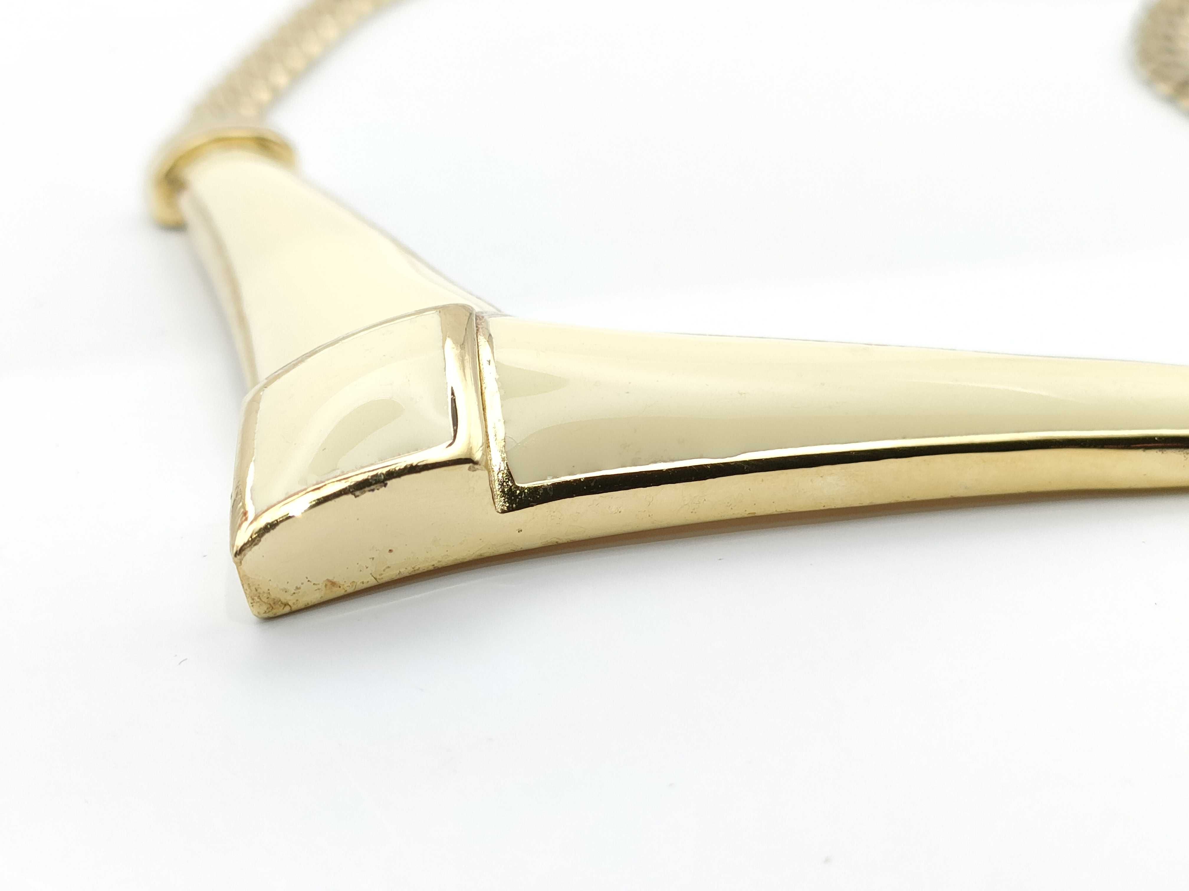 necklace — view 3