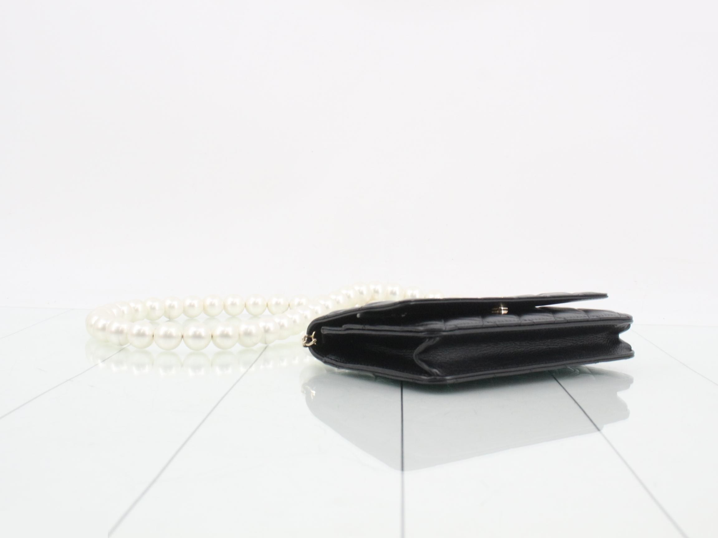 Pearl chain wallet, lambskin, matelassé — view 5