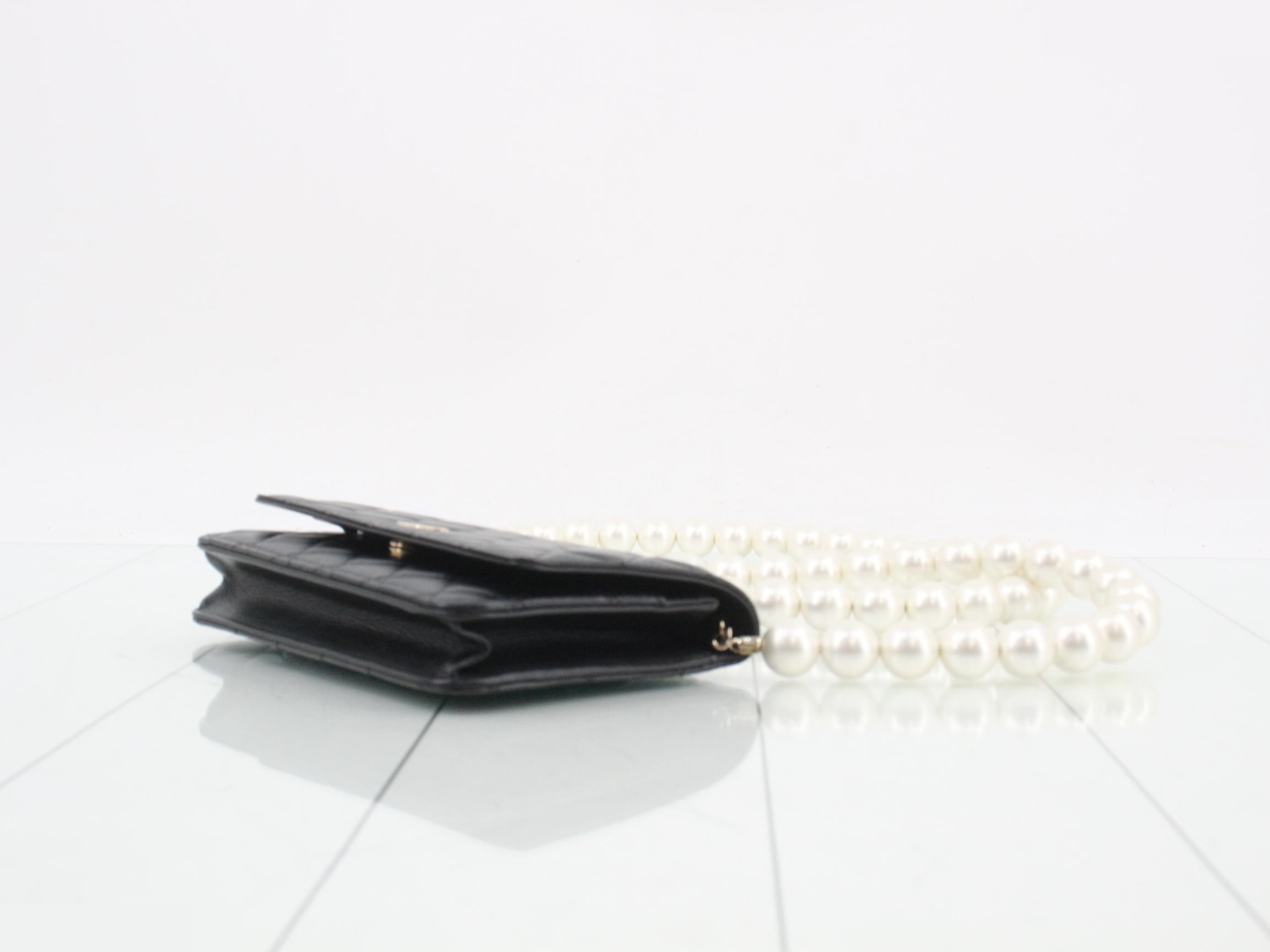 Pearl chain wallet, lambskin, matelassé — view 6
