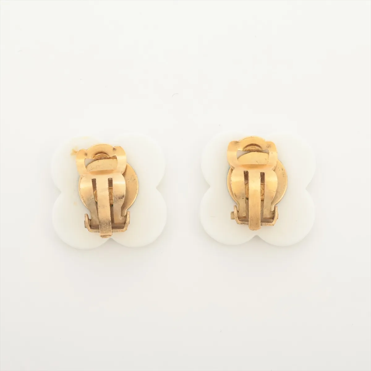 Coco Mark 02P Earrings (for both ears) GP x Resin White x Black — view 2