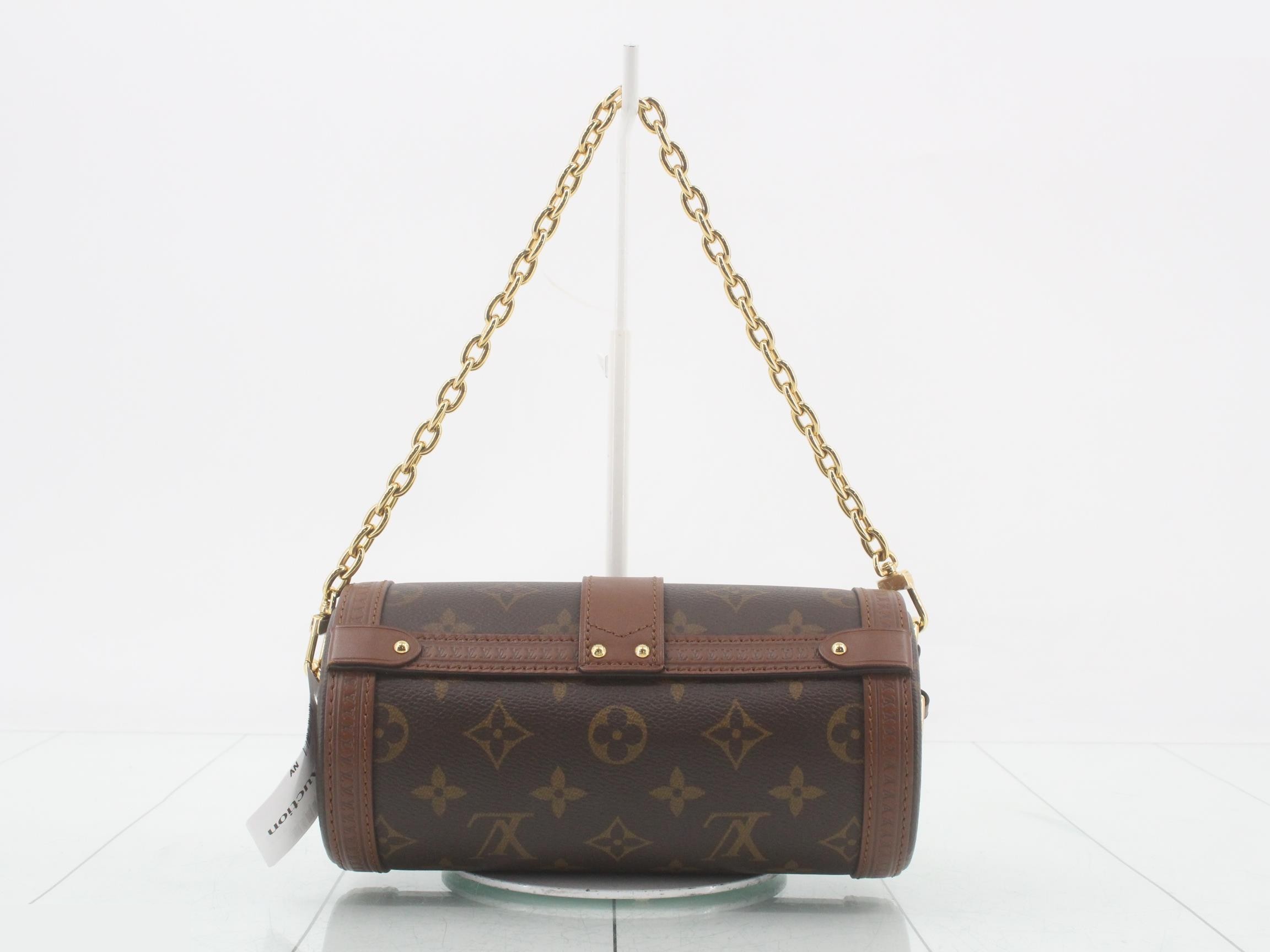 Papillon Trunk — view 2