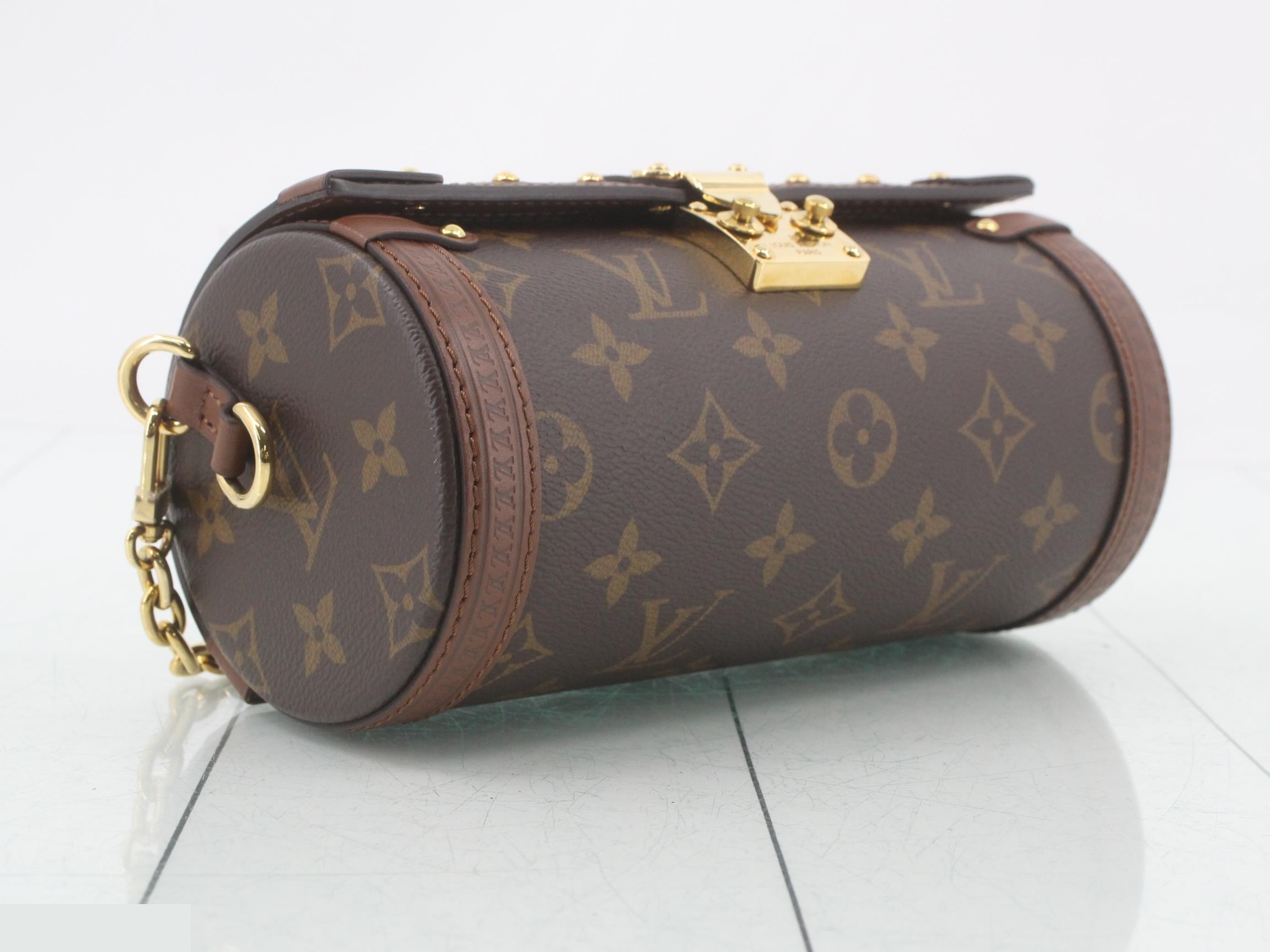 Papillon Trunk — view 5