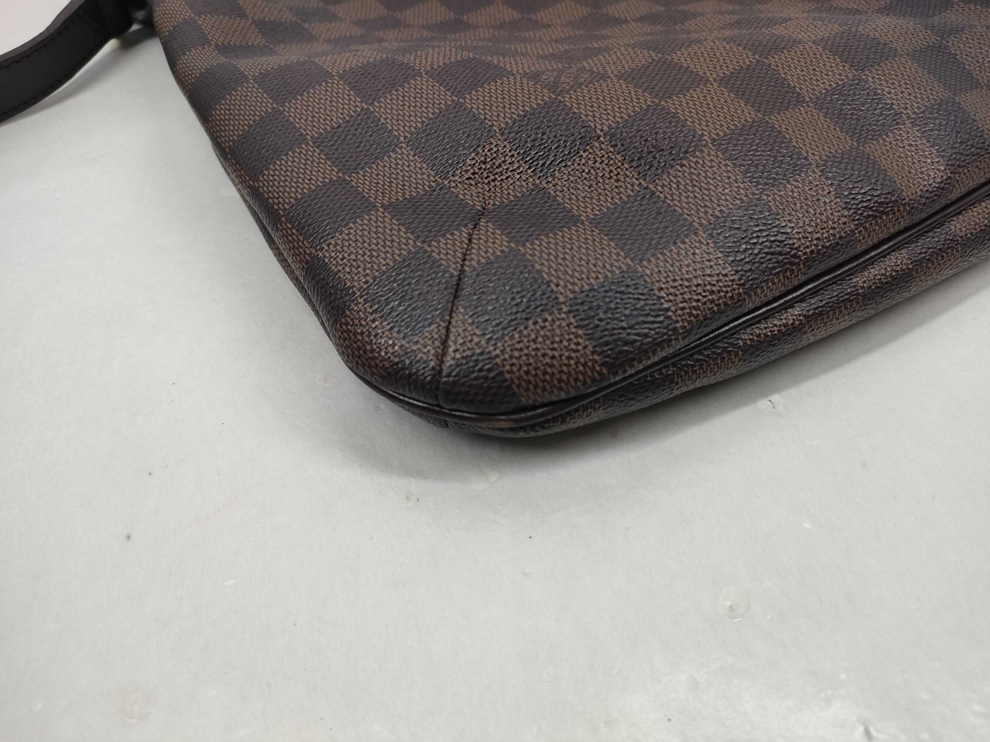 Damier N42251 Bloomsbury PM Shoulder Bag — view 4