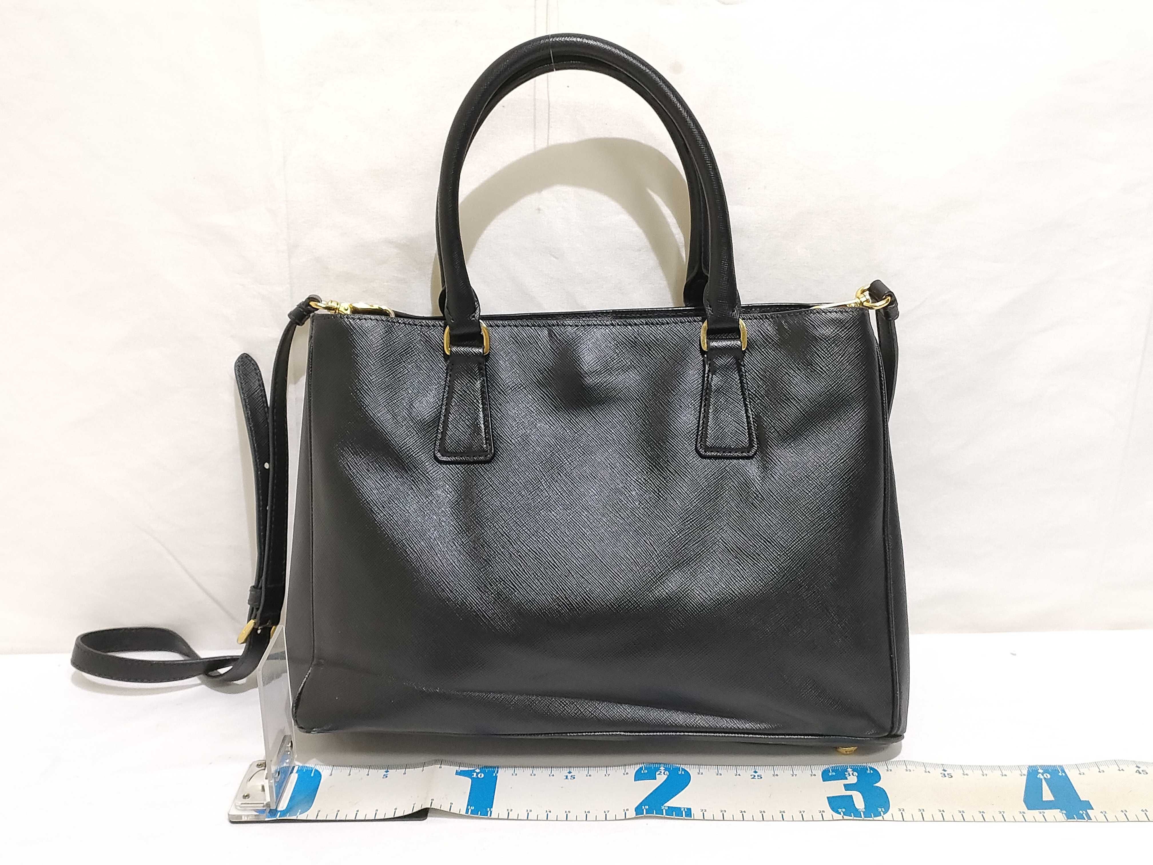 ID- Saffiano Lux Cowskin Handbag Black BN1786 with strap — view 2