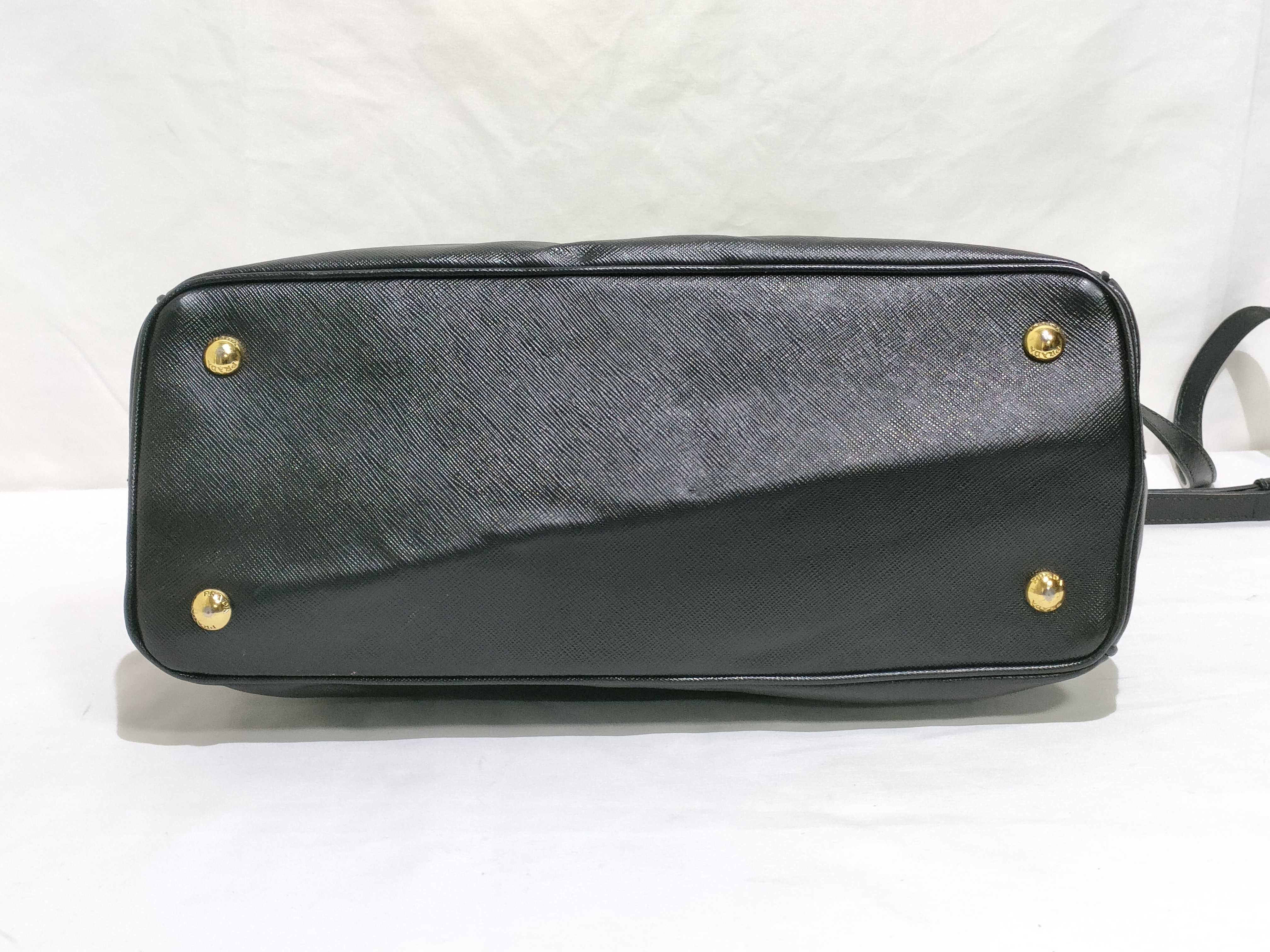 ID- Saffiano Lux Cowskin Handbag Black BN1786 with strap — view 7