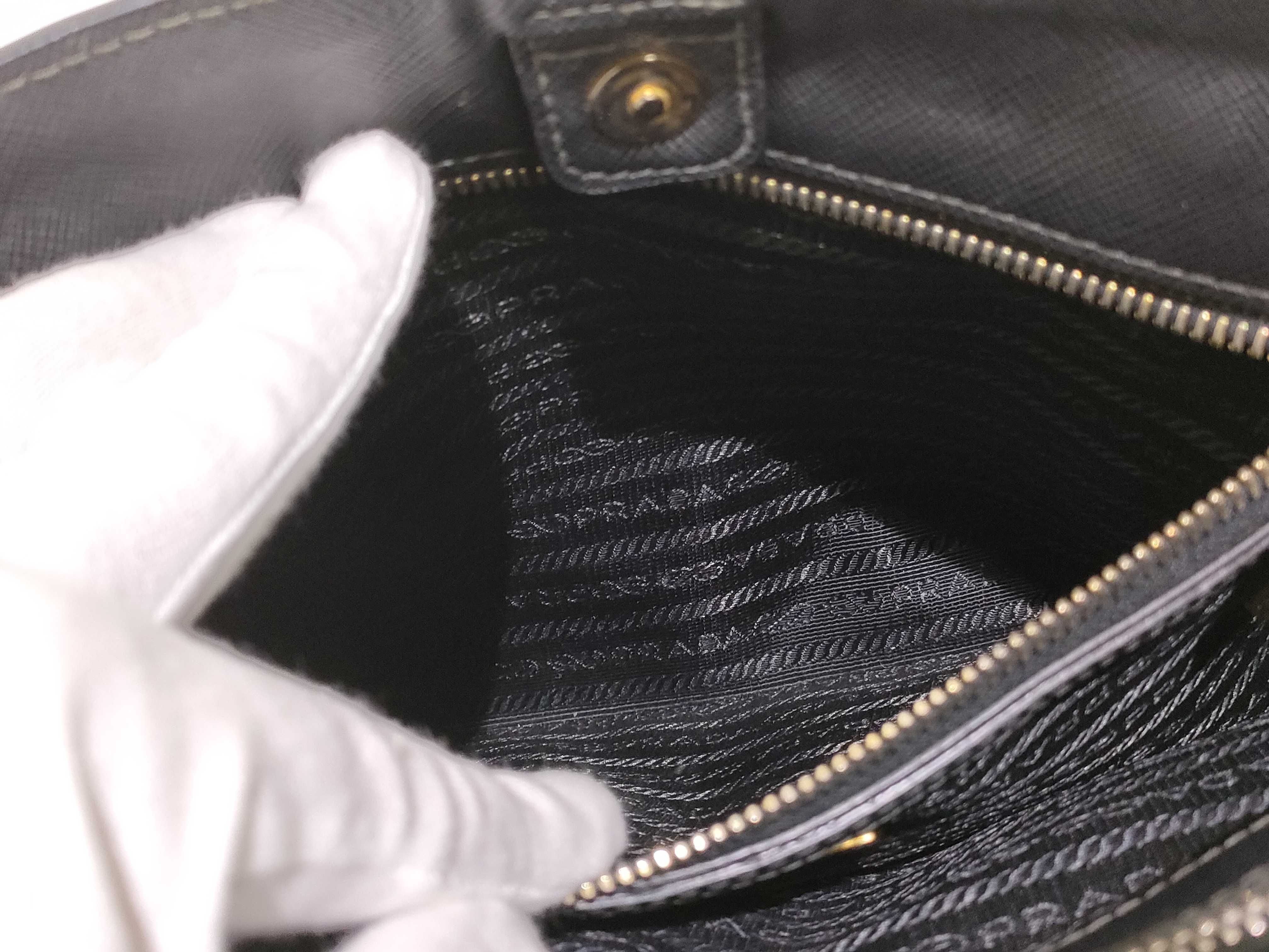 ID- Saffiano Lux Cowskin Handbag Black BN1786 with strap — view 10