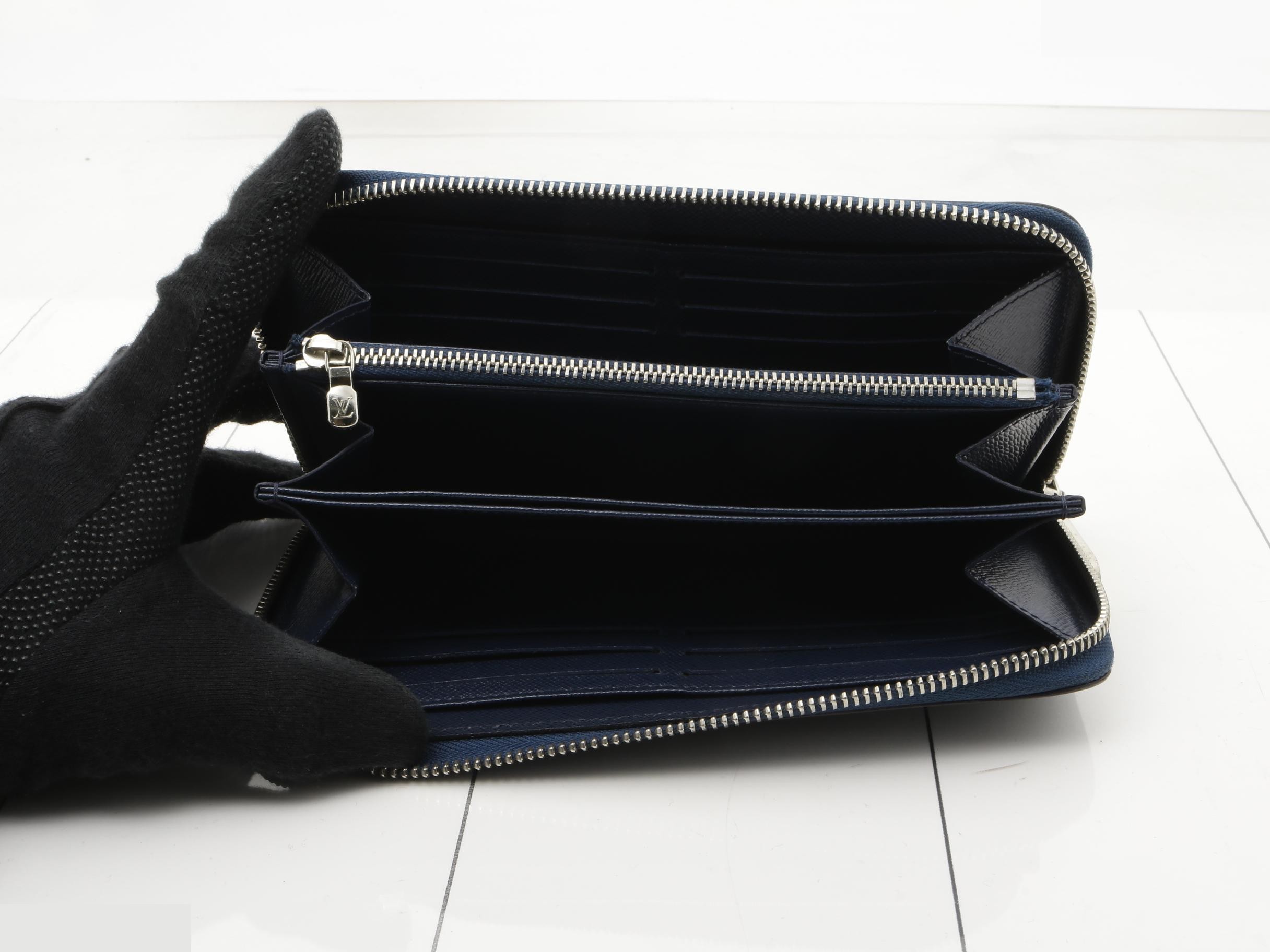 Epi Zippy Wallet, Indigo Blue, Round Zipper Long Wallet — view 4