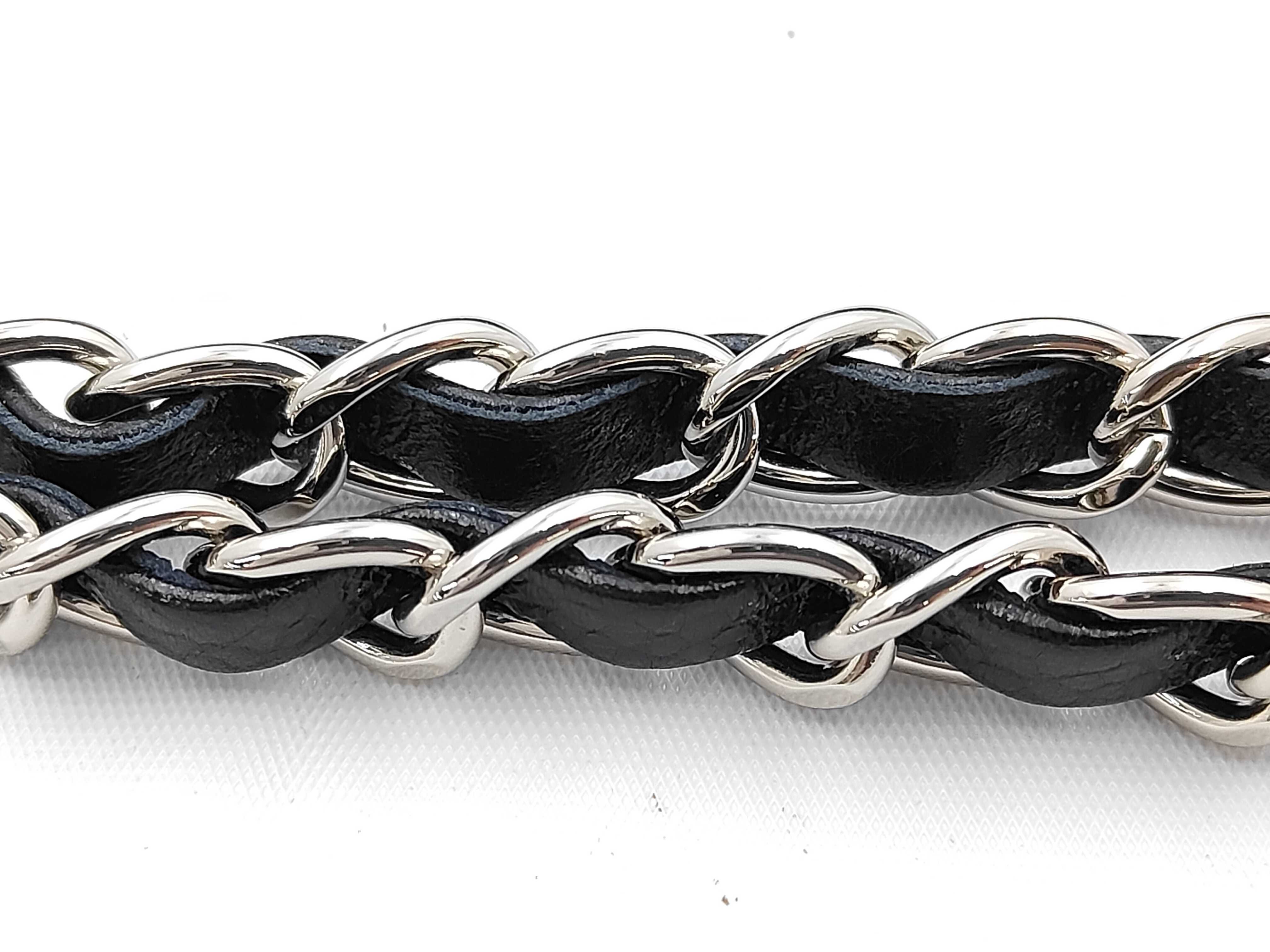 Matelassé 25 Double Flap Caviar Black Chain Shoulder Bag — view 4