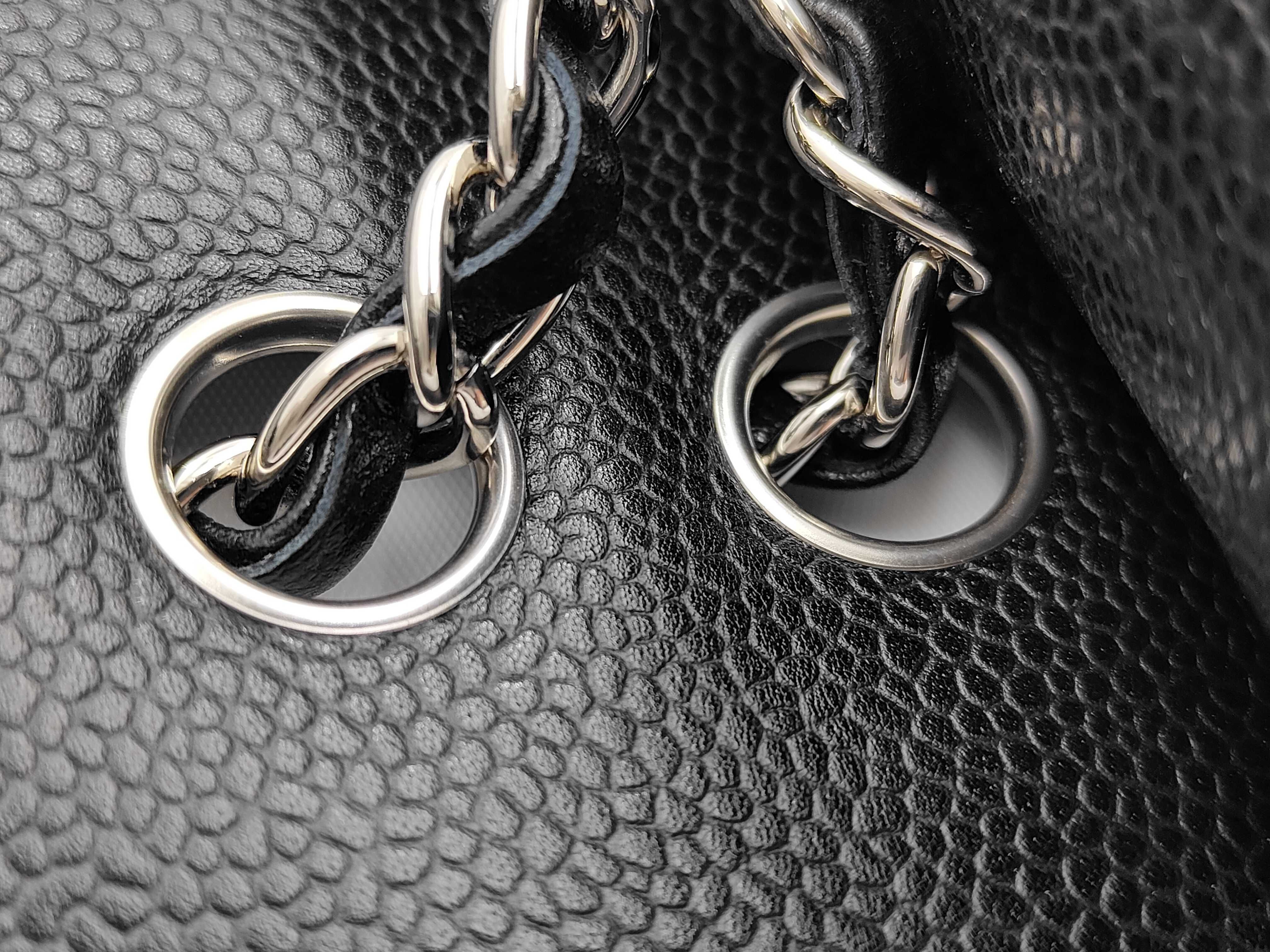 Matelassé 25 Double Flap Caviar Black Chain Shoulder Bag — view 7