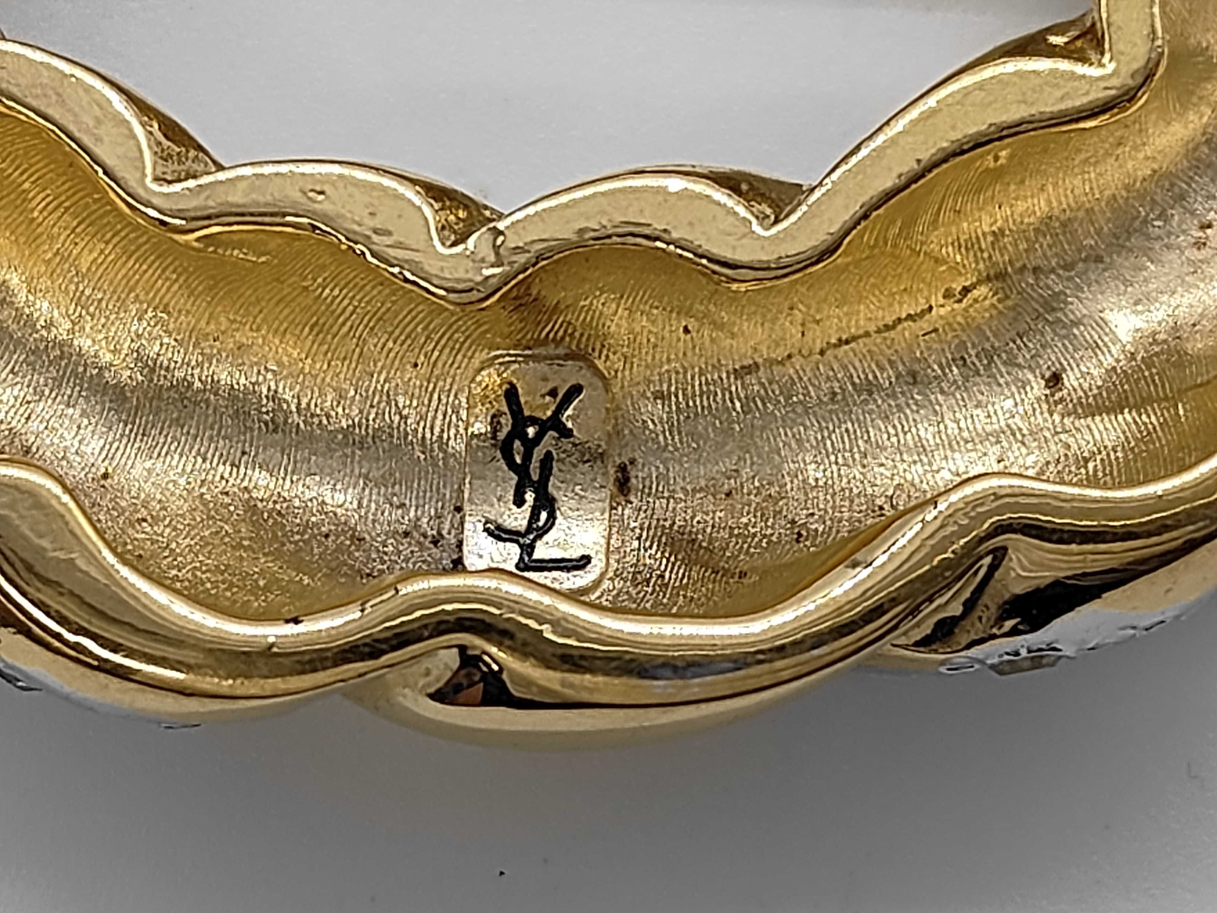 brooch — view 4