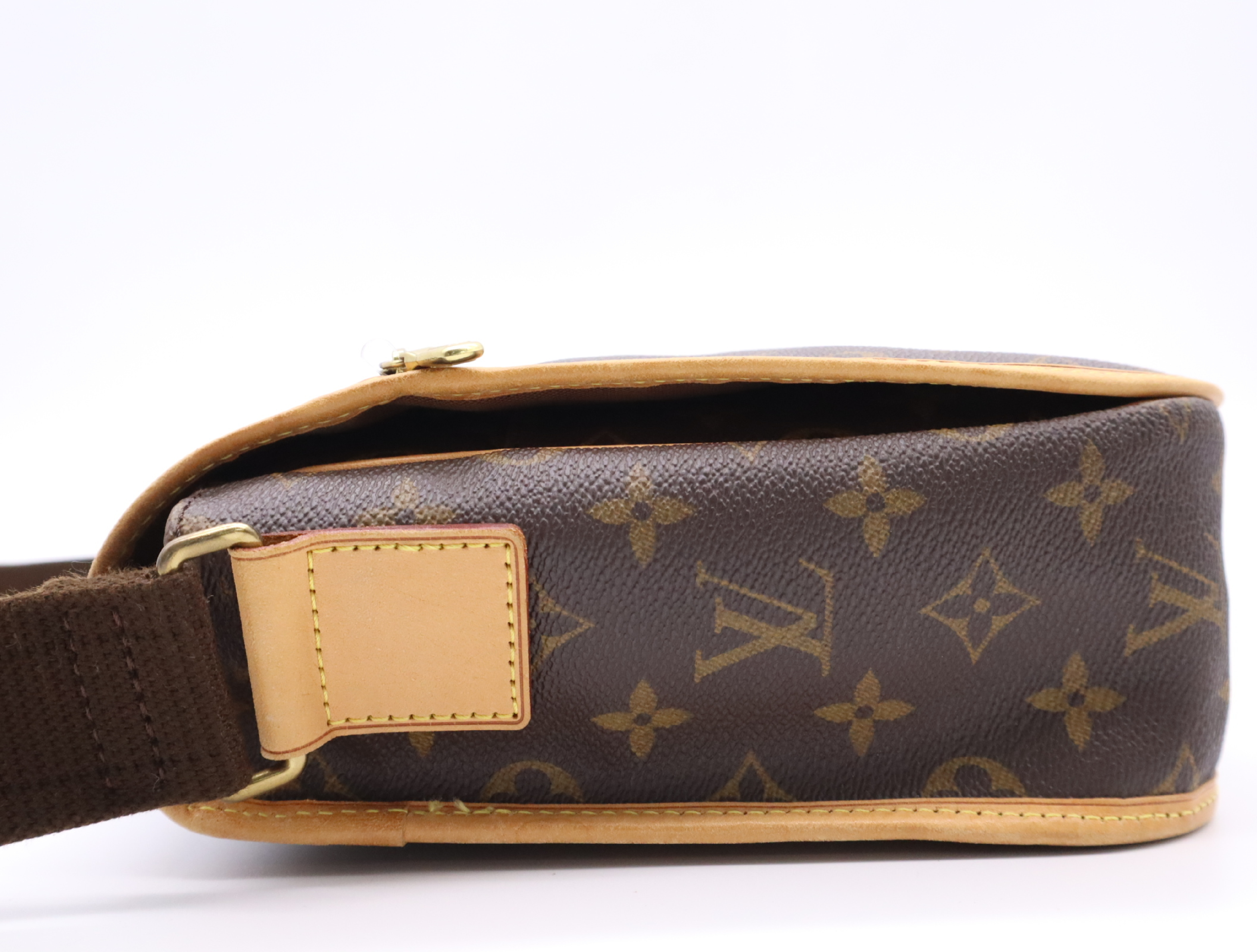 M40106 Monogram Messenger Bosphore PM Shoulder Bag — view 3