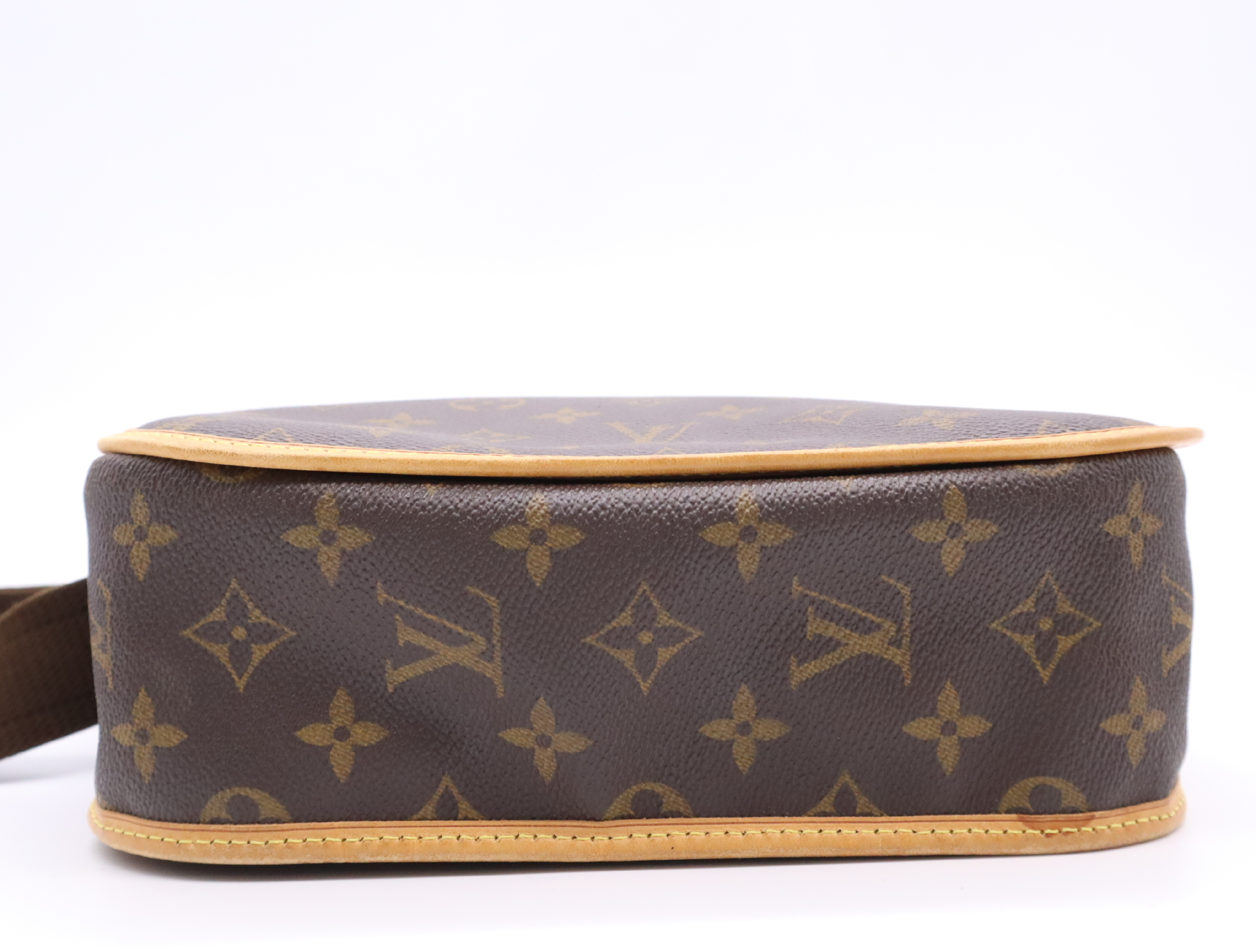 M40106 Monogram Messenger Bosphore PM Shoulder Bag — view 4