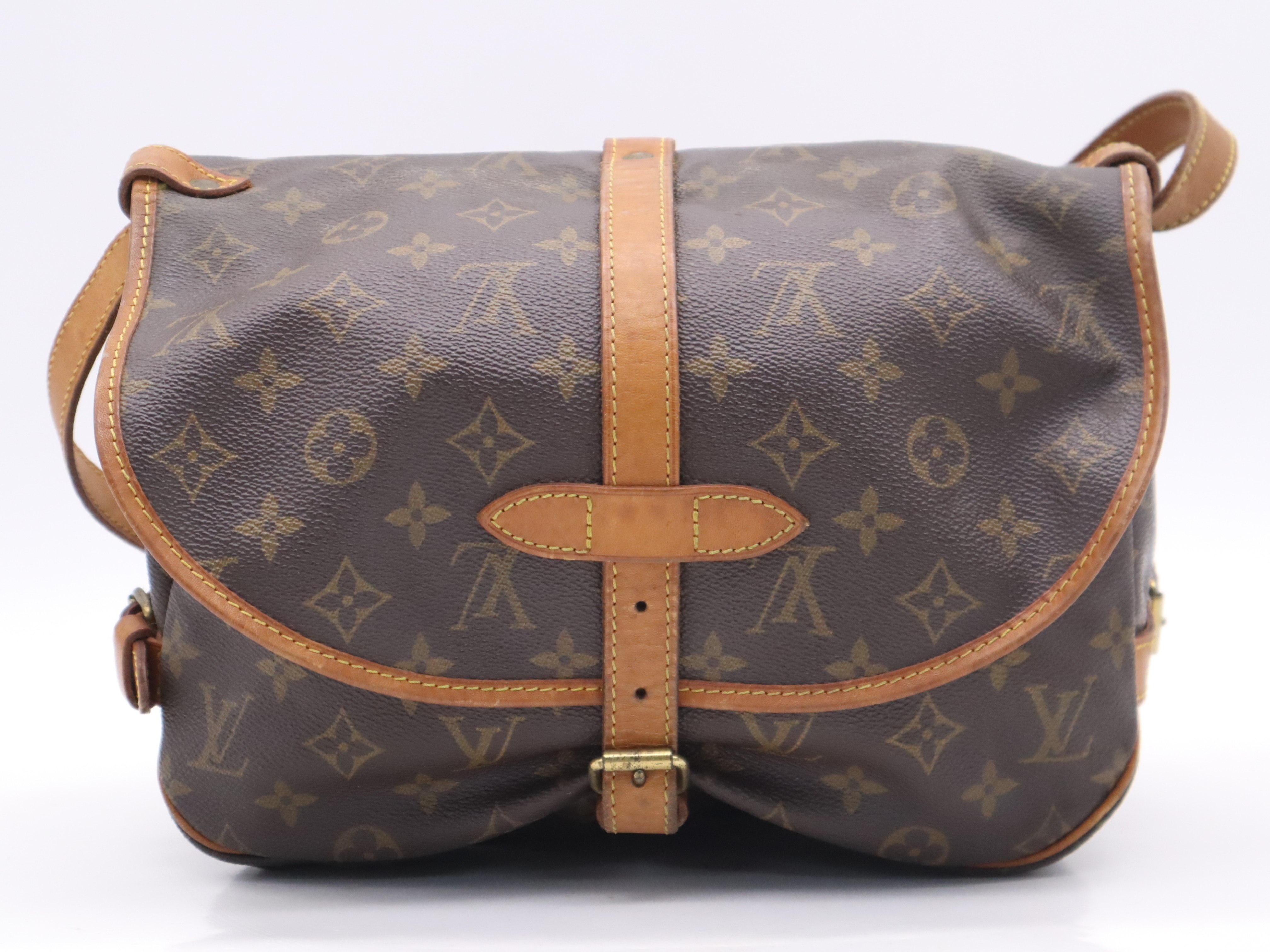 M42256 Monogram Saumur 30 Shoulder Bag — view 2