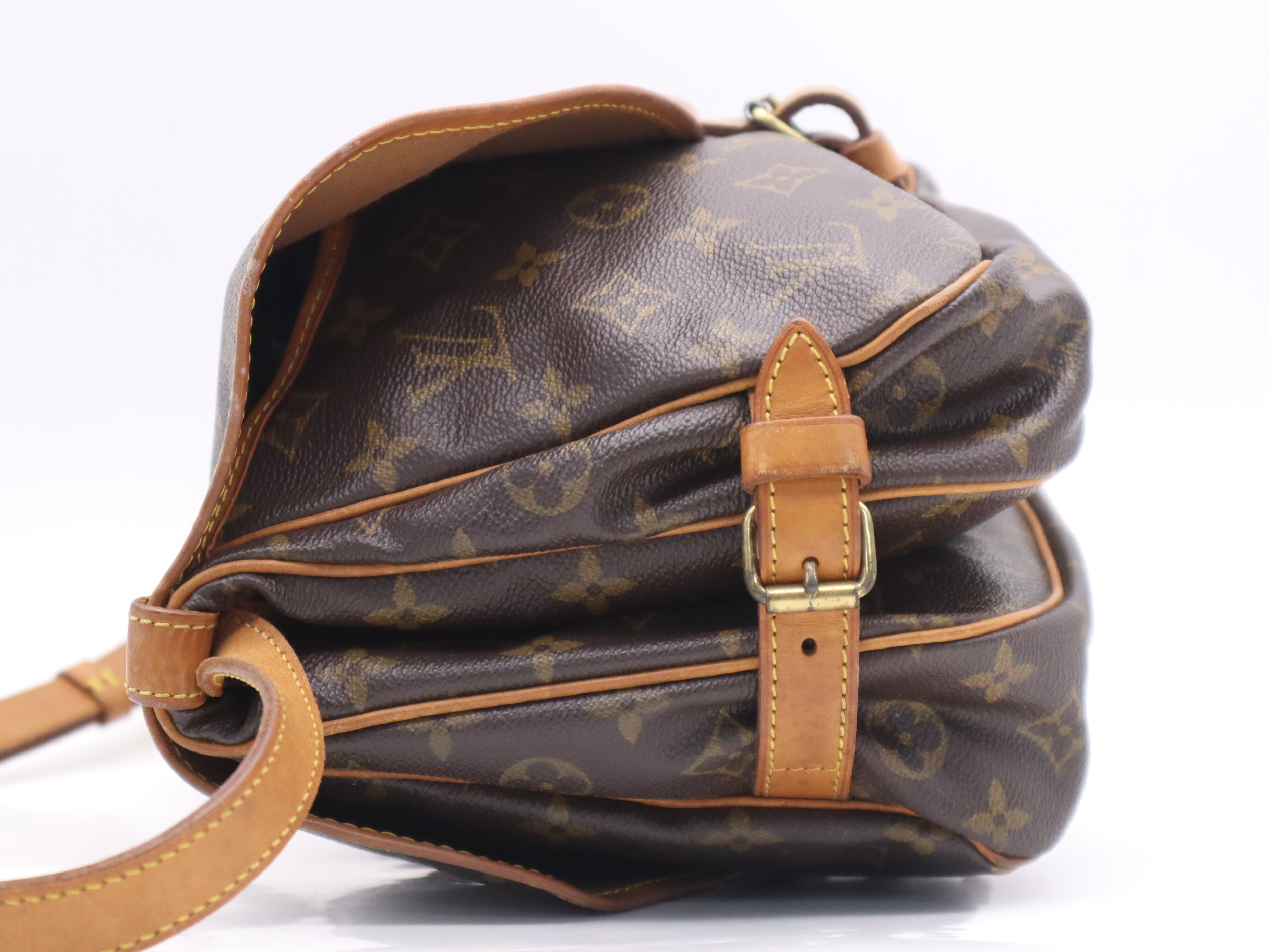 M42256 Monogram Saumur 30 Shoulder Bag — view 3