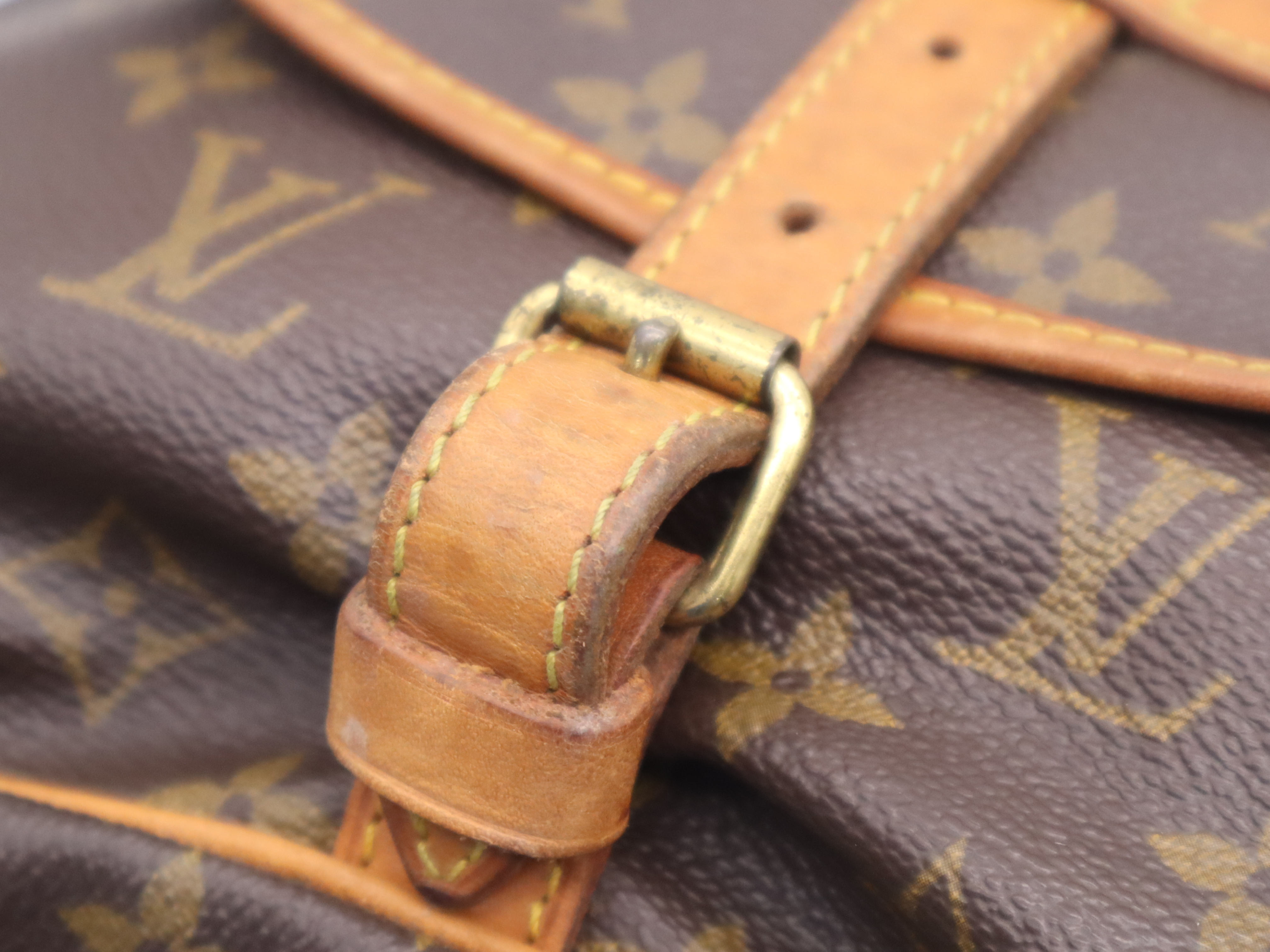 M42256 Monogram Saumur 30 Shoulder Bag — view 9
