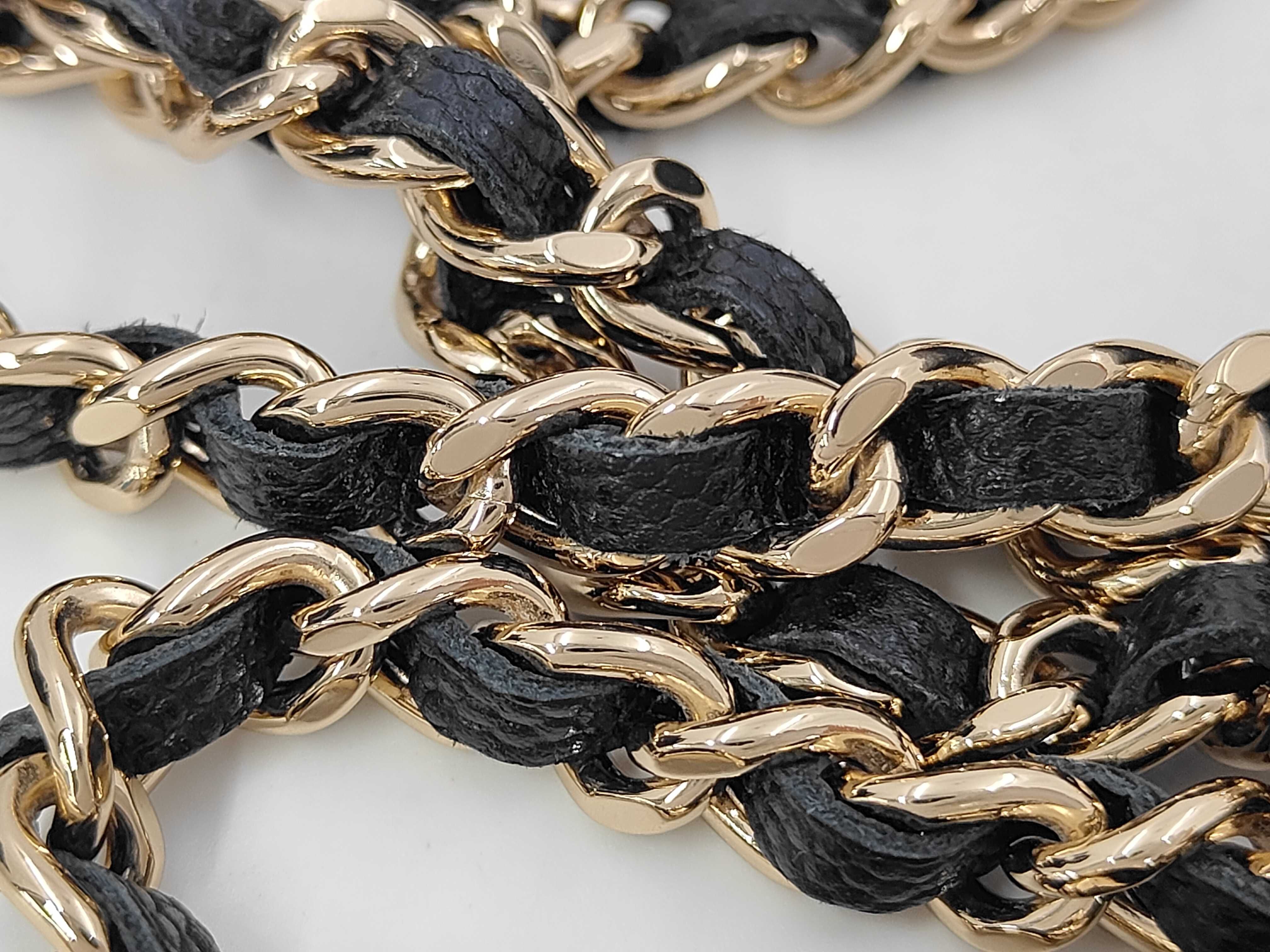 Matelassé Caviar Skin Chain Wallet Shoulder Bag — view 7