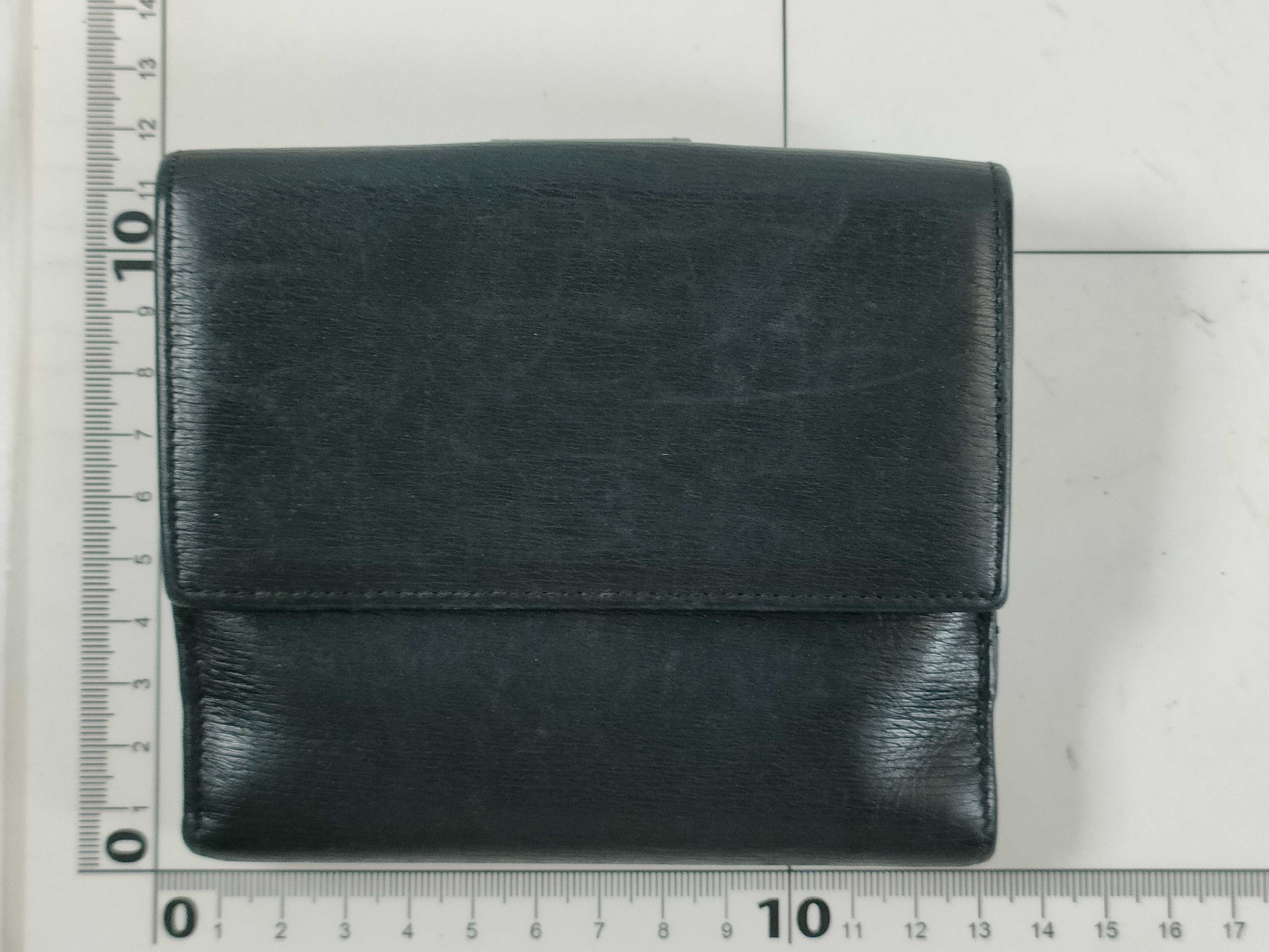wallet — view 2