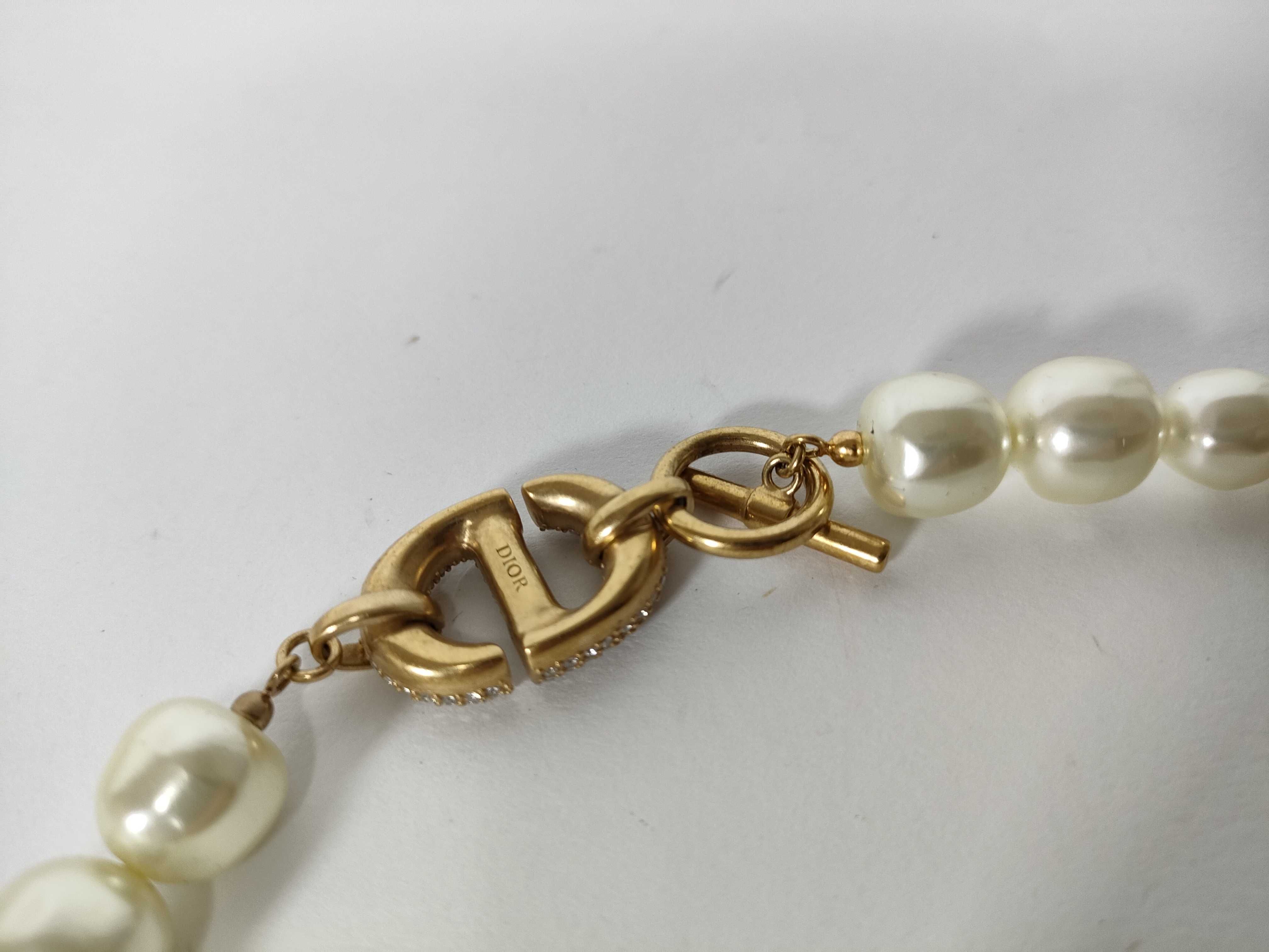 30 Montaigne GP Rhinestone Faux Pearl Necklace — view 8