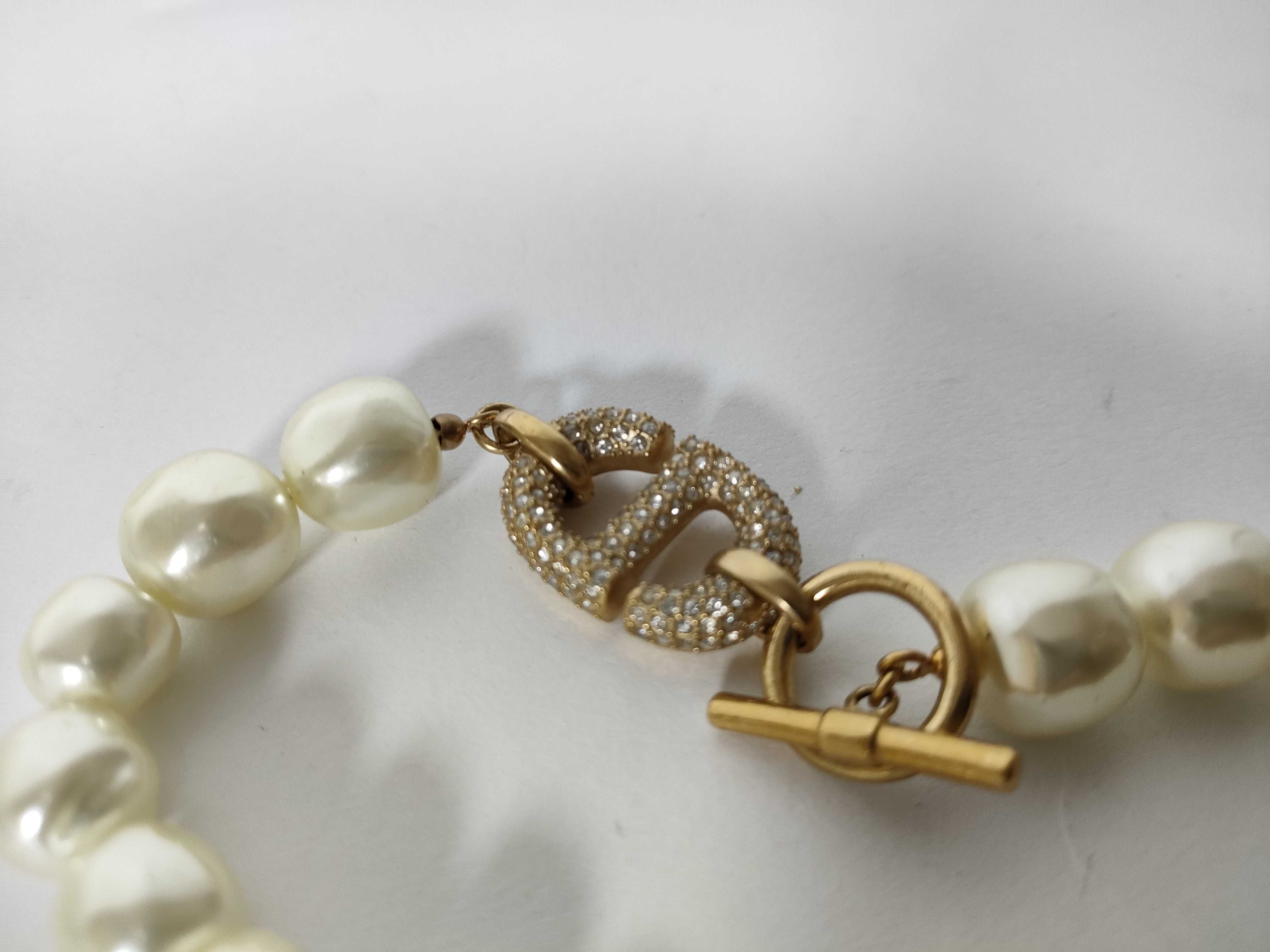 30 Montaigne GP Rhinestone Faux Pearl Necklace — view 9