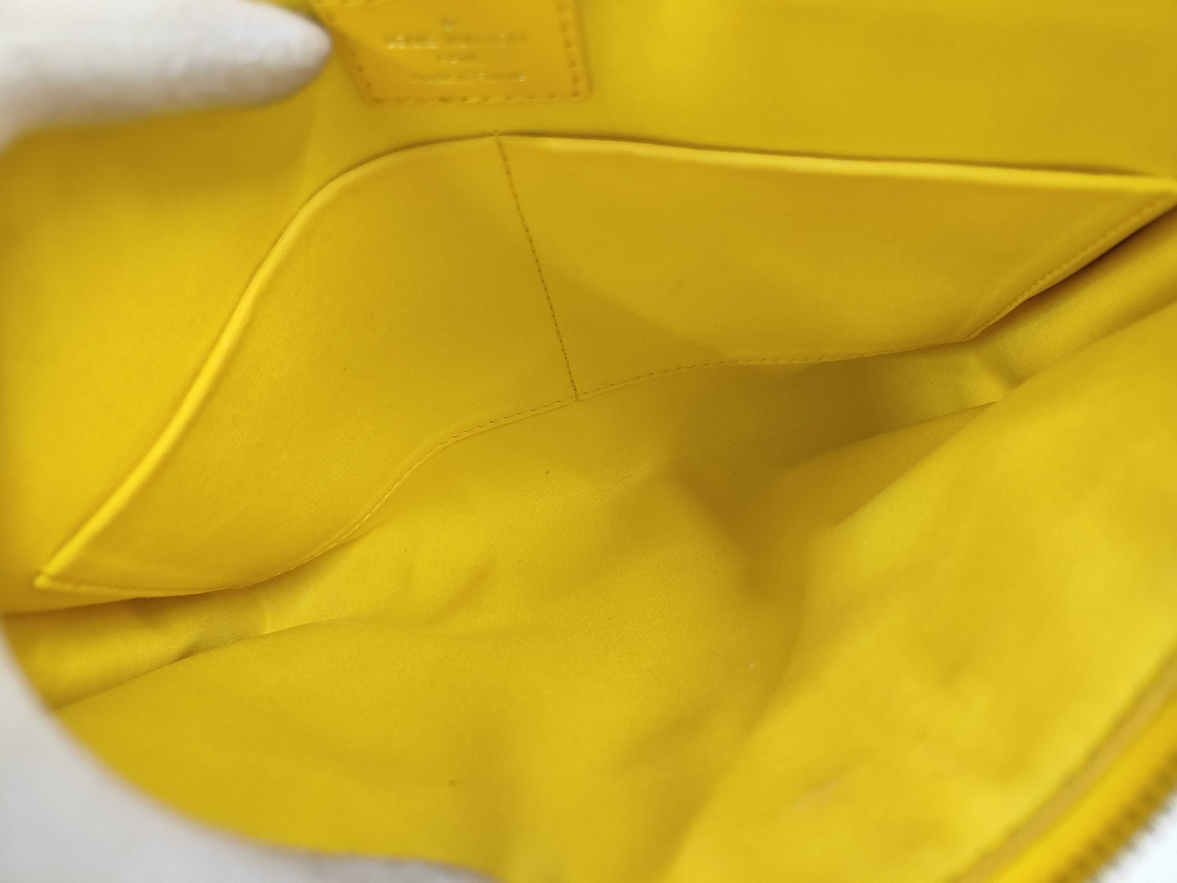 Damier Module Mimosa Shoulder Bag — view 7