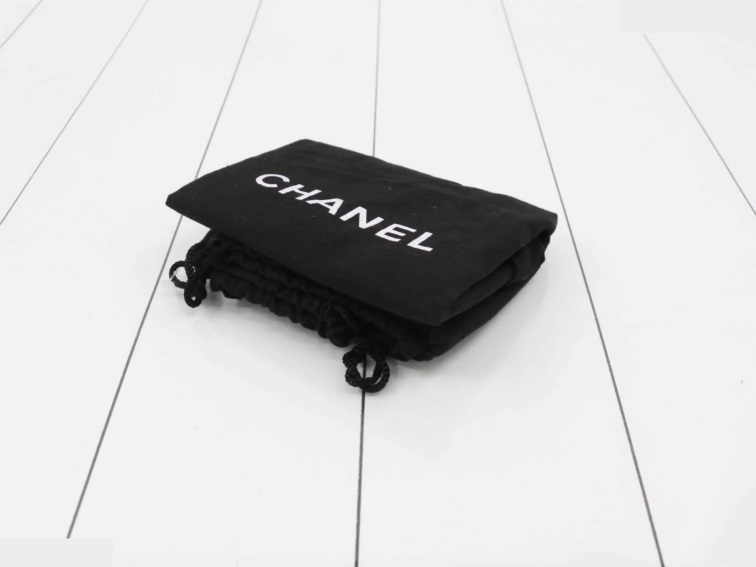 Caviar skin chain shoulder bag — view 7