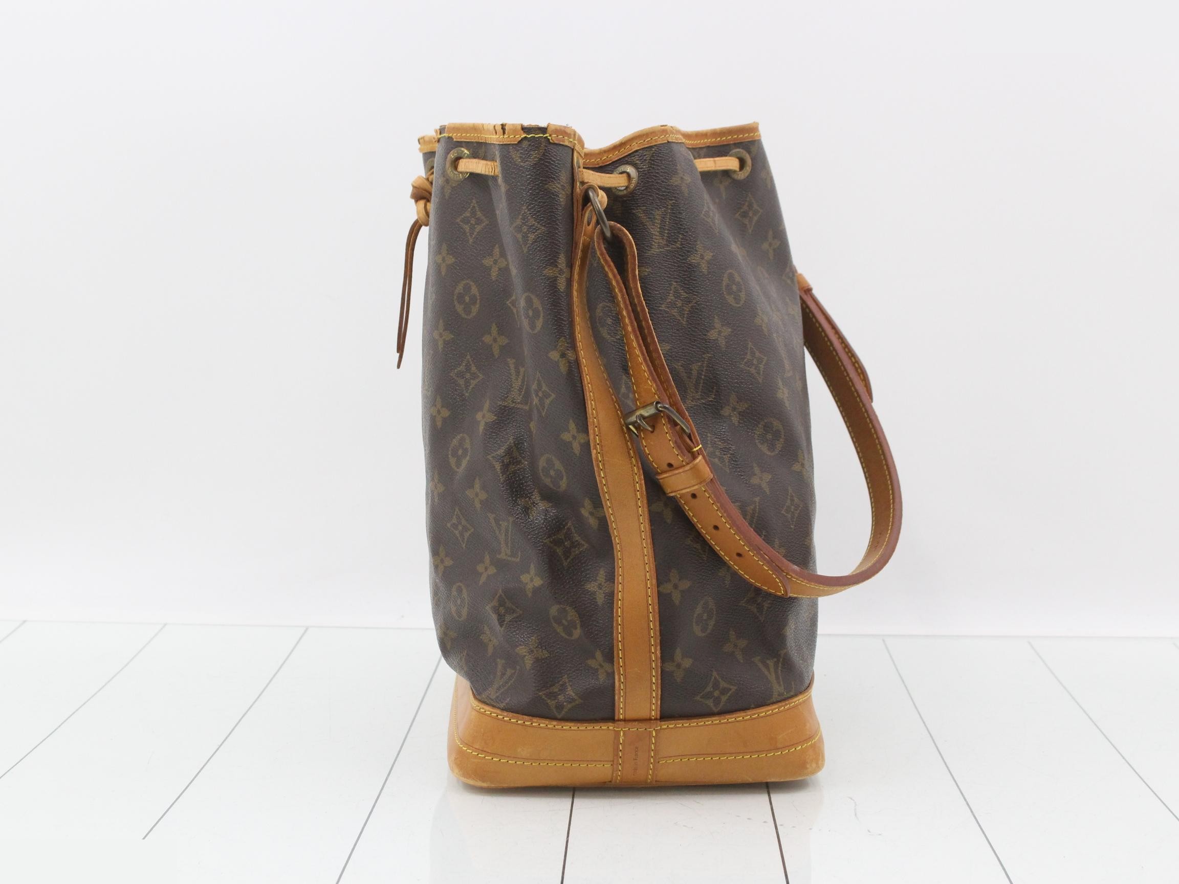 Monogram Shoulder Bag Noé — view 3