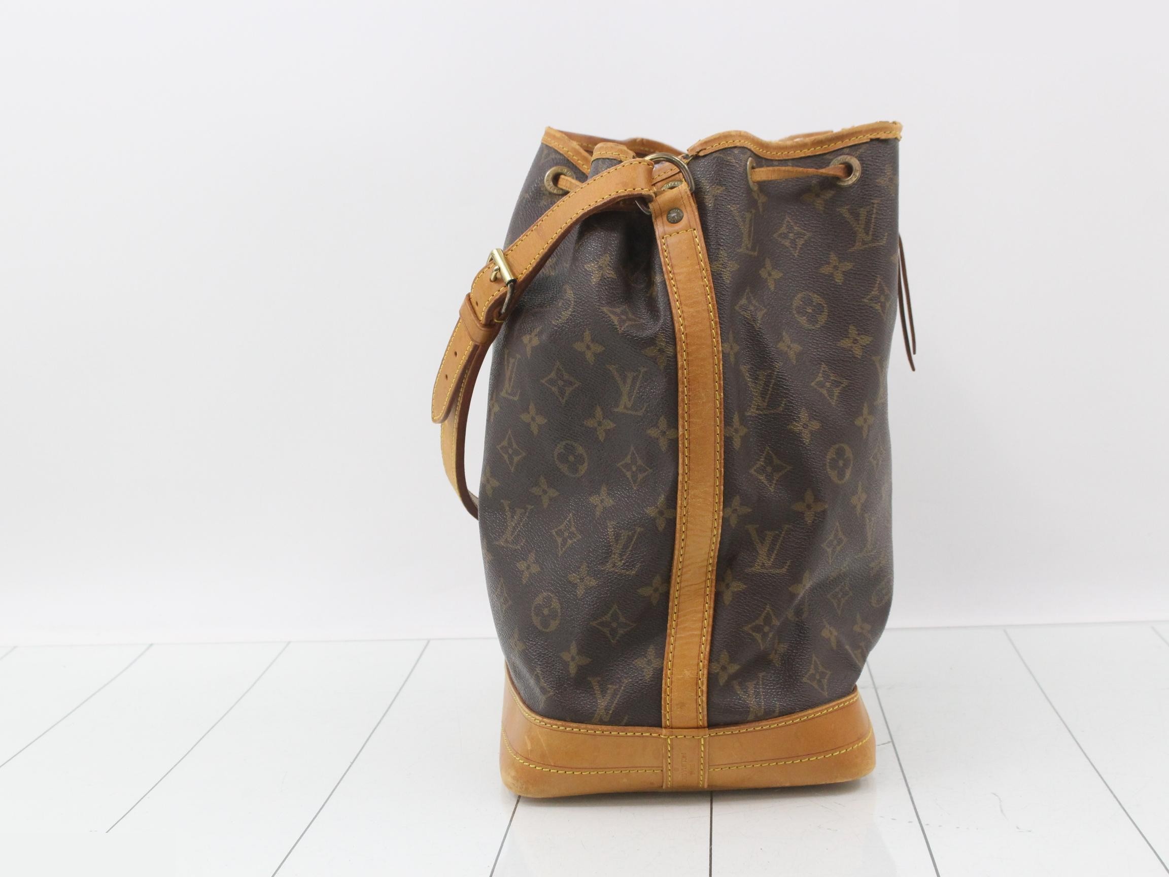Monogram Shoulder Bag Noé — view 4