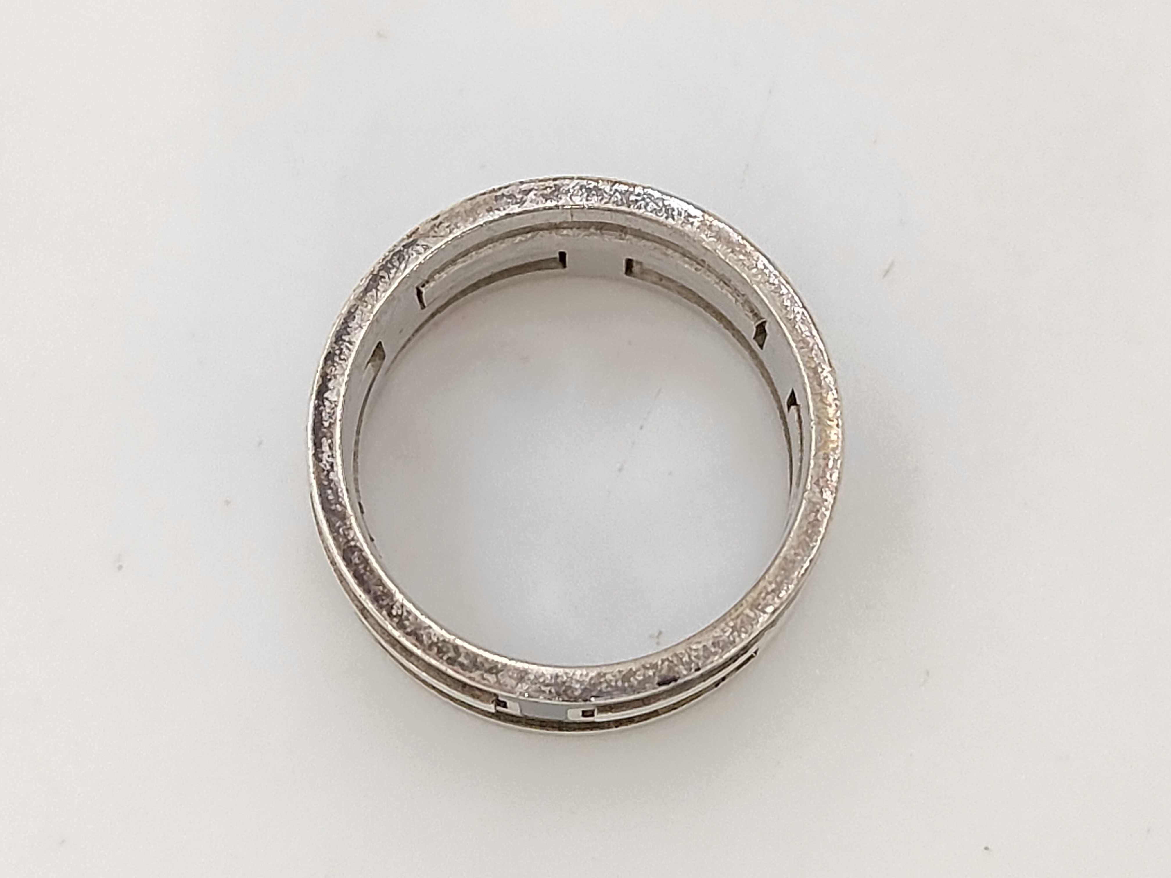 Move H Ring — view 5