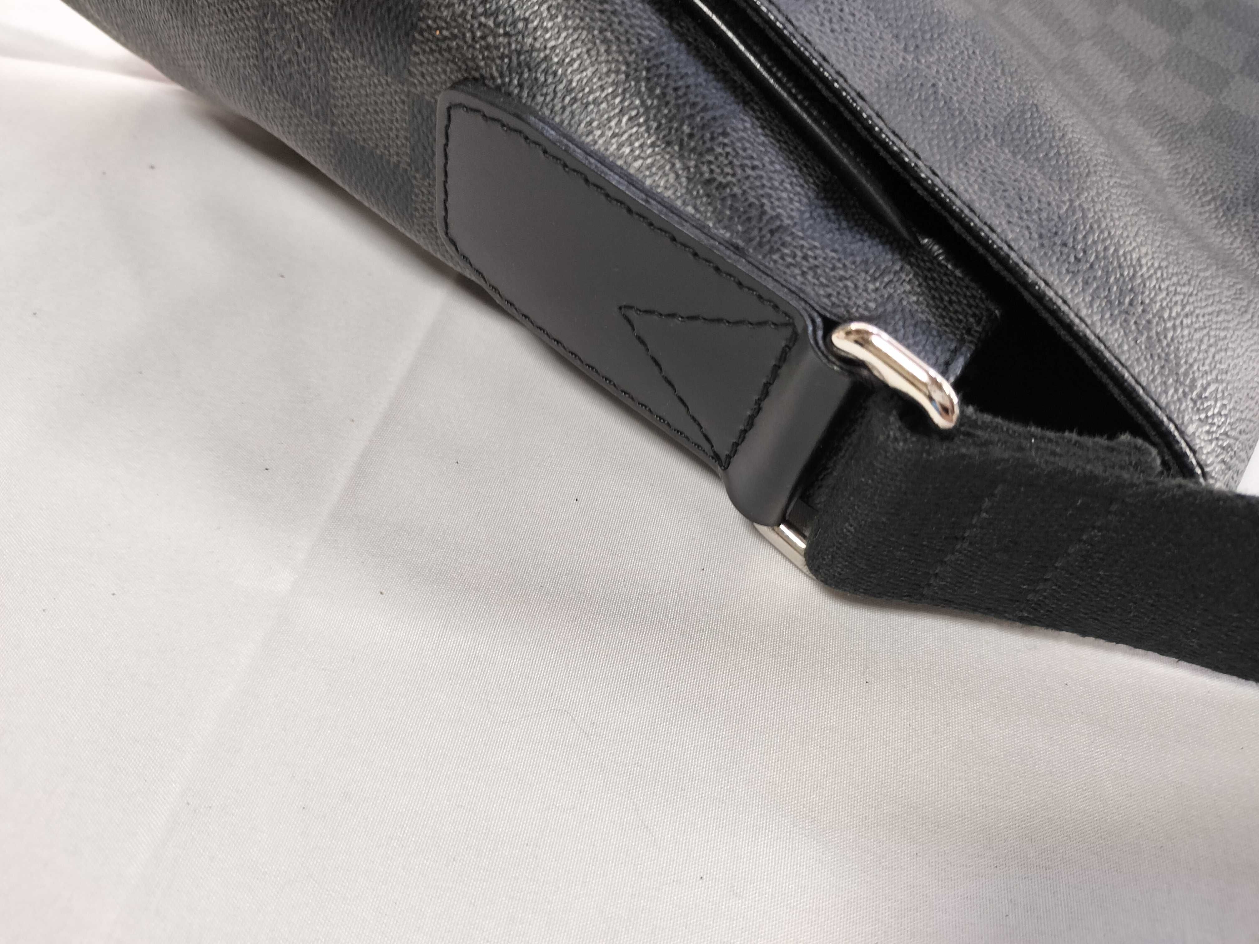 Damier Graphite N41457 Messenger PM Shoulder Bag — view 5