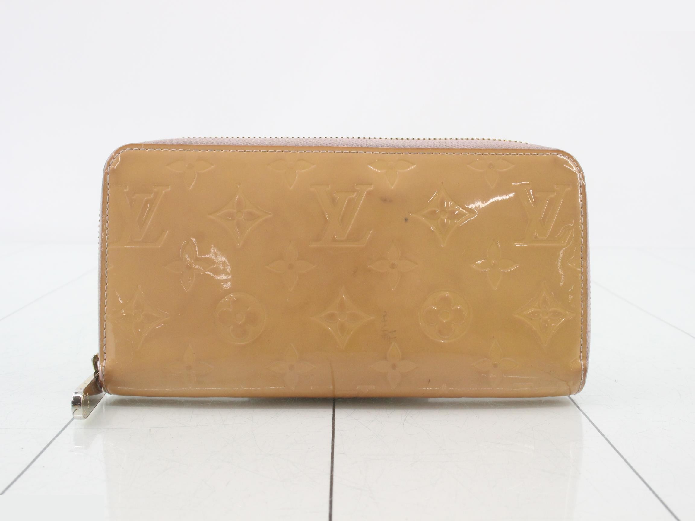 M91599 Zippy Wallet Rose Velour