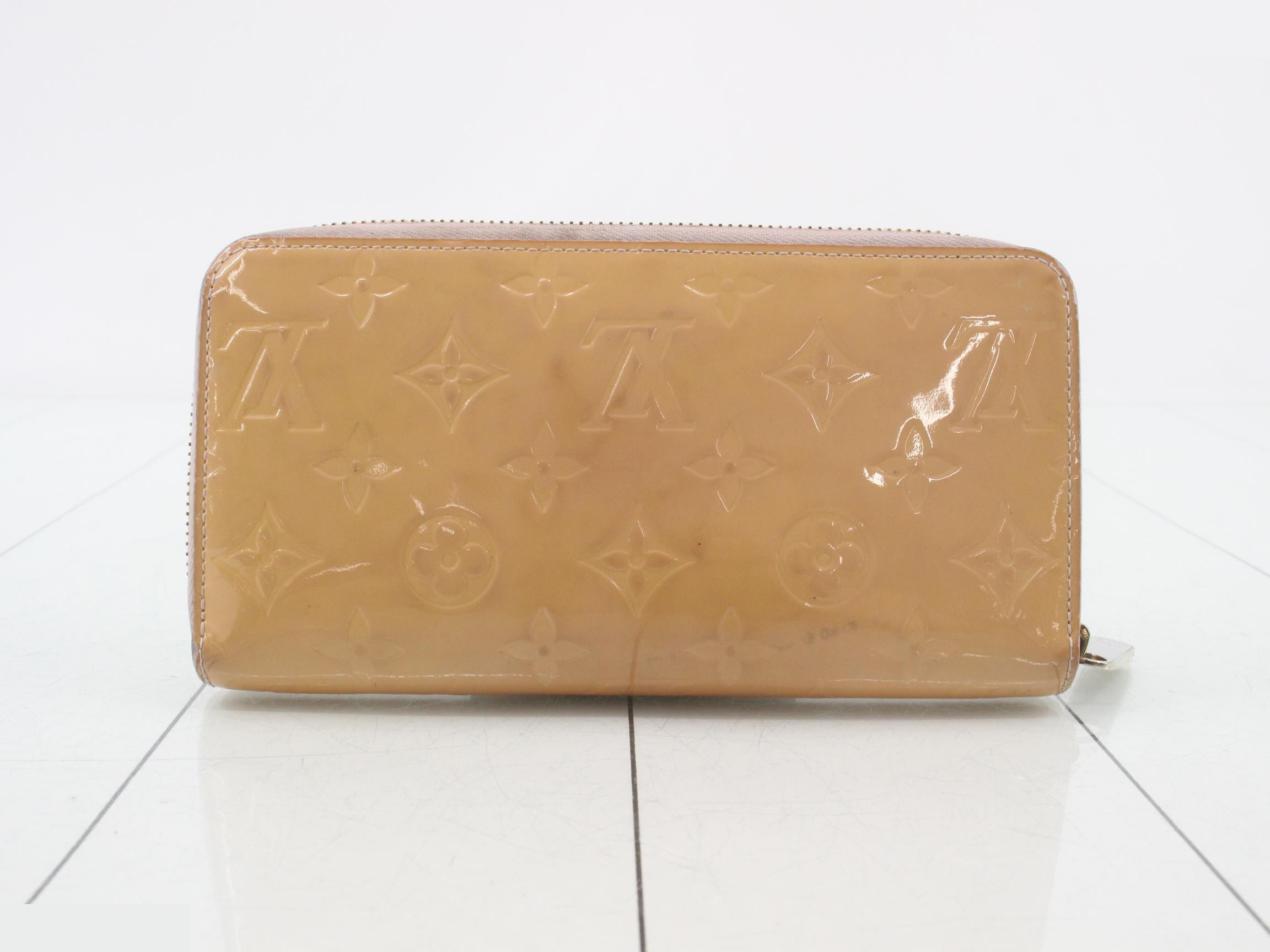 M91599 Zippy Wallet Rose Velour — view 2