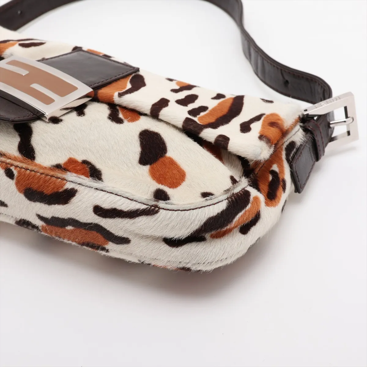 [Individually packaged] Fendi Mamma Bucket Calf Hair x Leather Shoulder Bag White x Brown — view 3