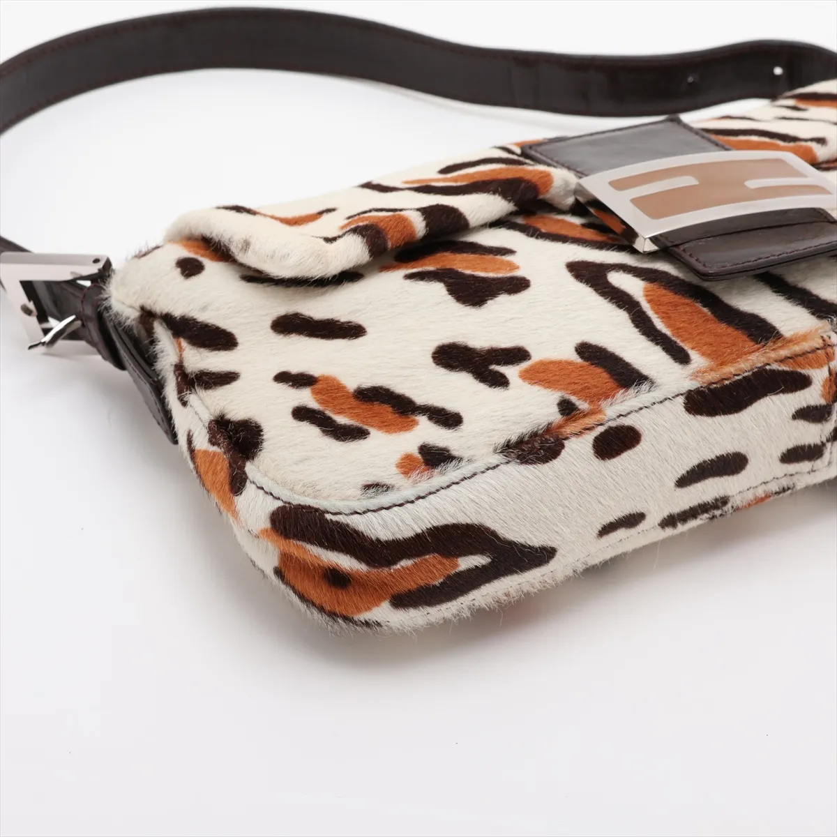 [Individually packaged] Fendi Mamma Bucket Calf Hair x Leather Shoulder Bag White x Brown — view 4