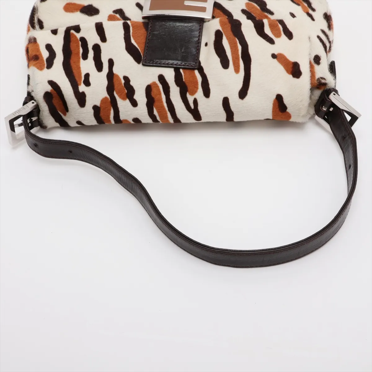 [Individually packaged] Fendi Mamma Bucket Calf Hair x Leather Shoulder Bag White x Brown — view 5
