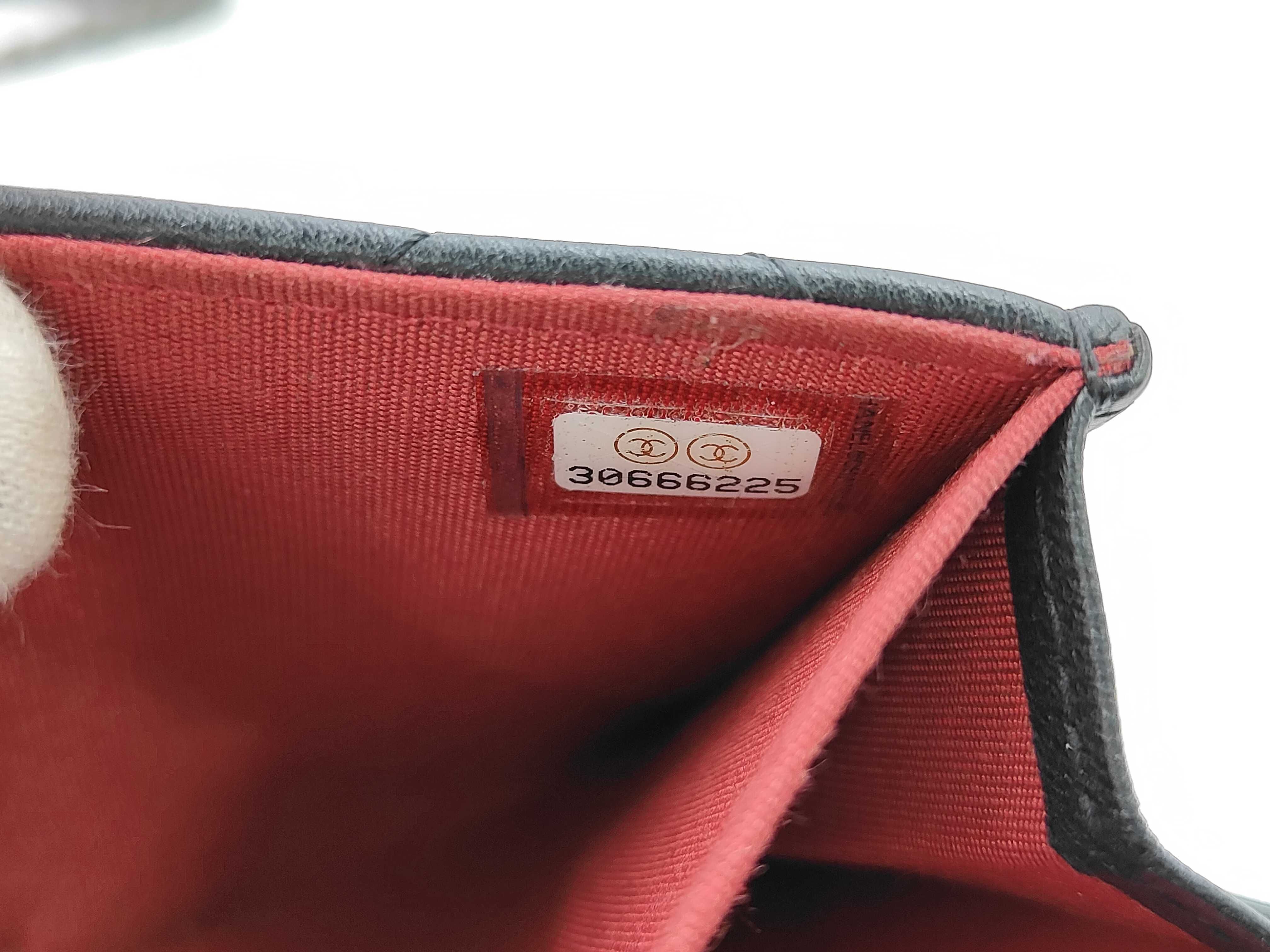 19 Matelassé Chain Shoulder Bag — view 11