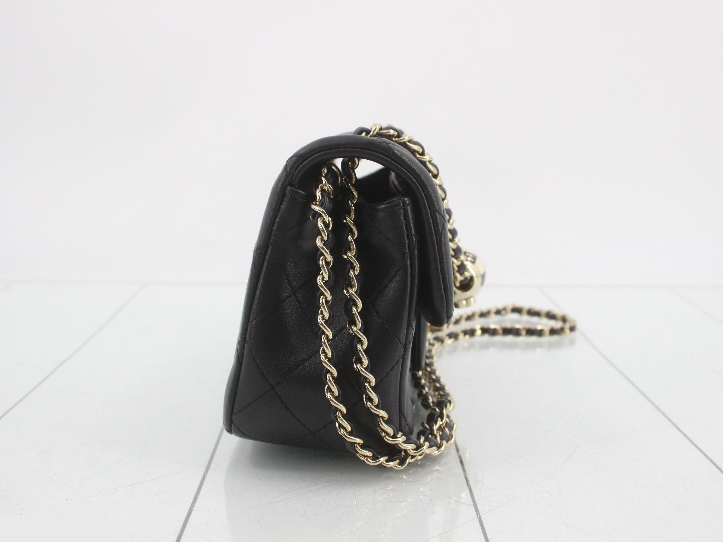 Matelassé Leather Coco Mark Chain Shoulder Bag — view 4