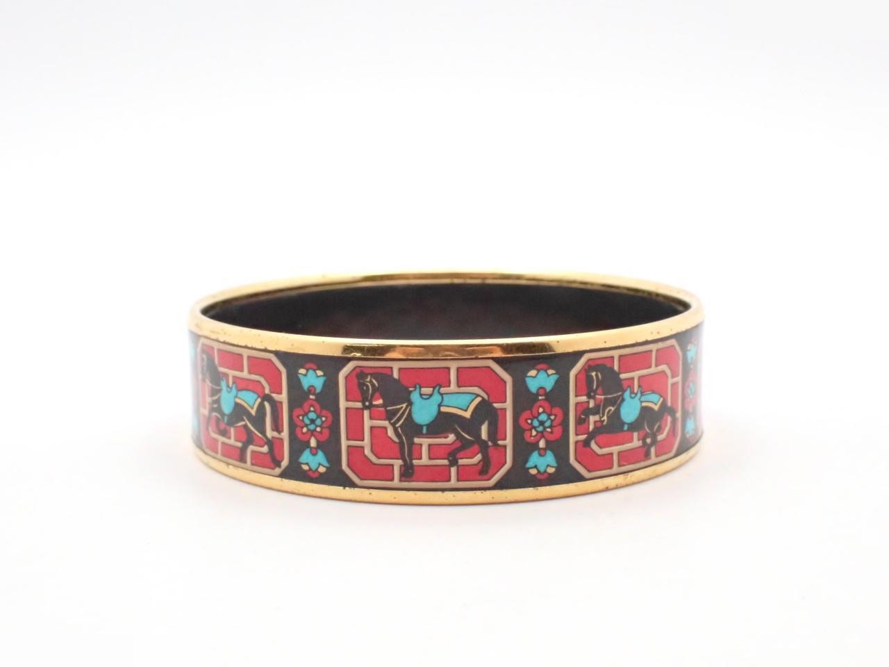 Bangle, wrist circumference approximately 19 cm — view 2
